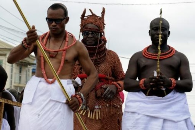 Nigeria corona a un rey del "siglo XXI"