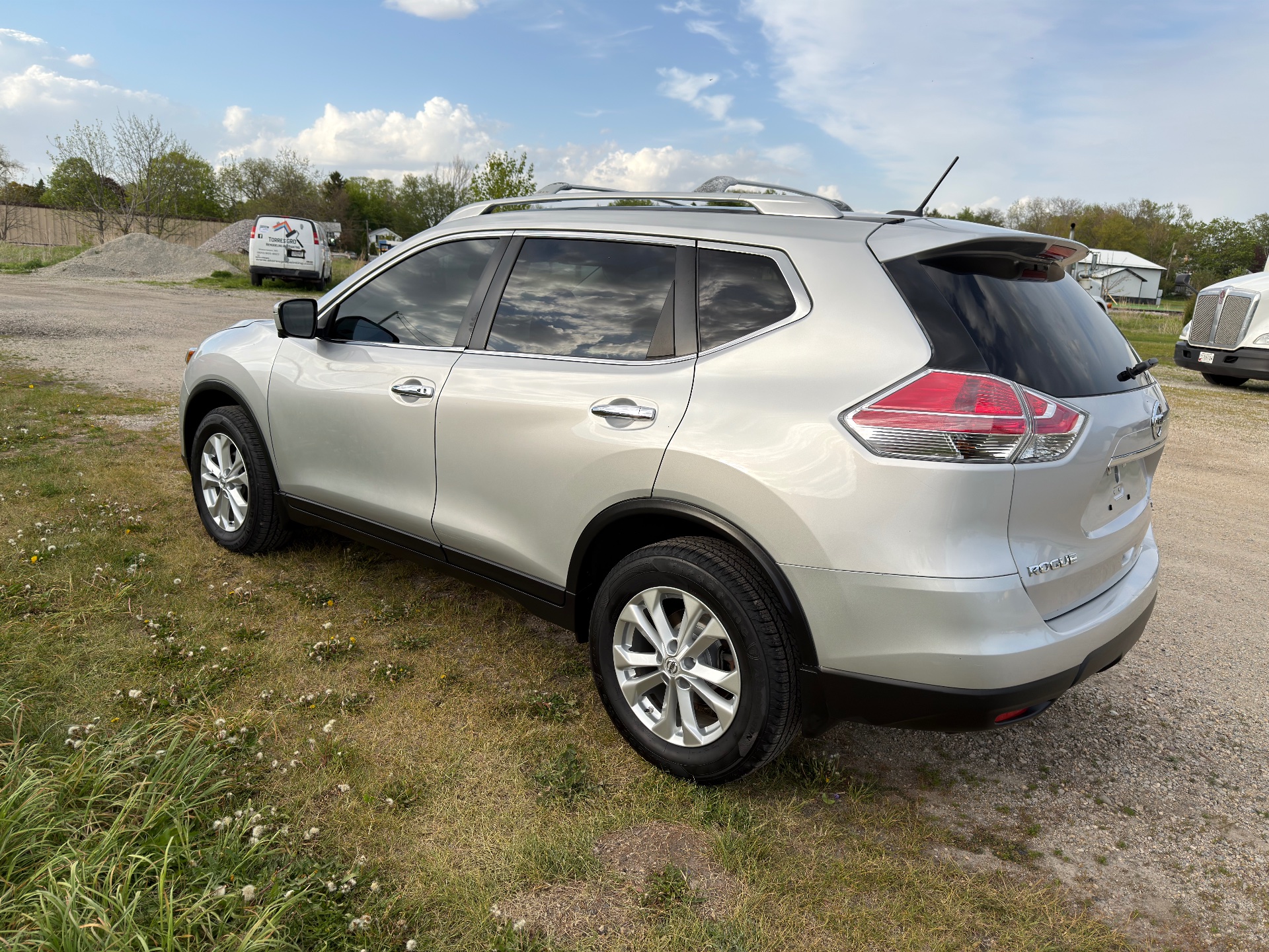 2016 Nissan Rogue SV - Photo 7
