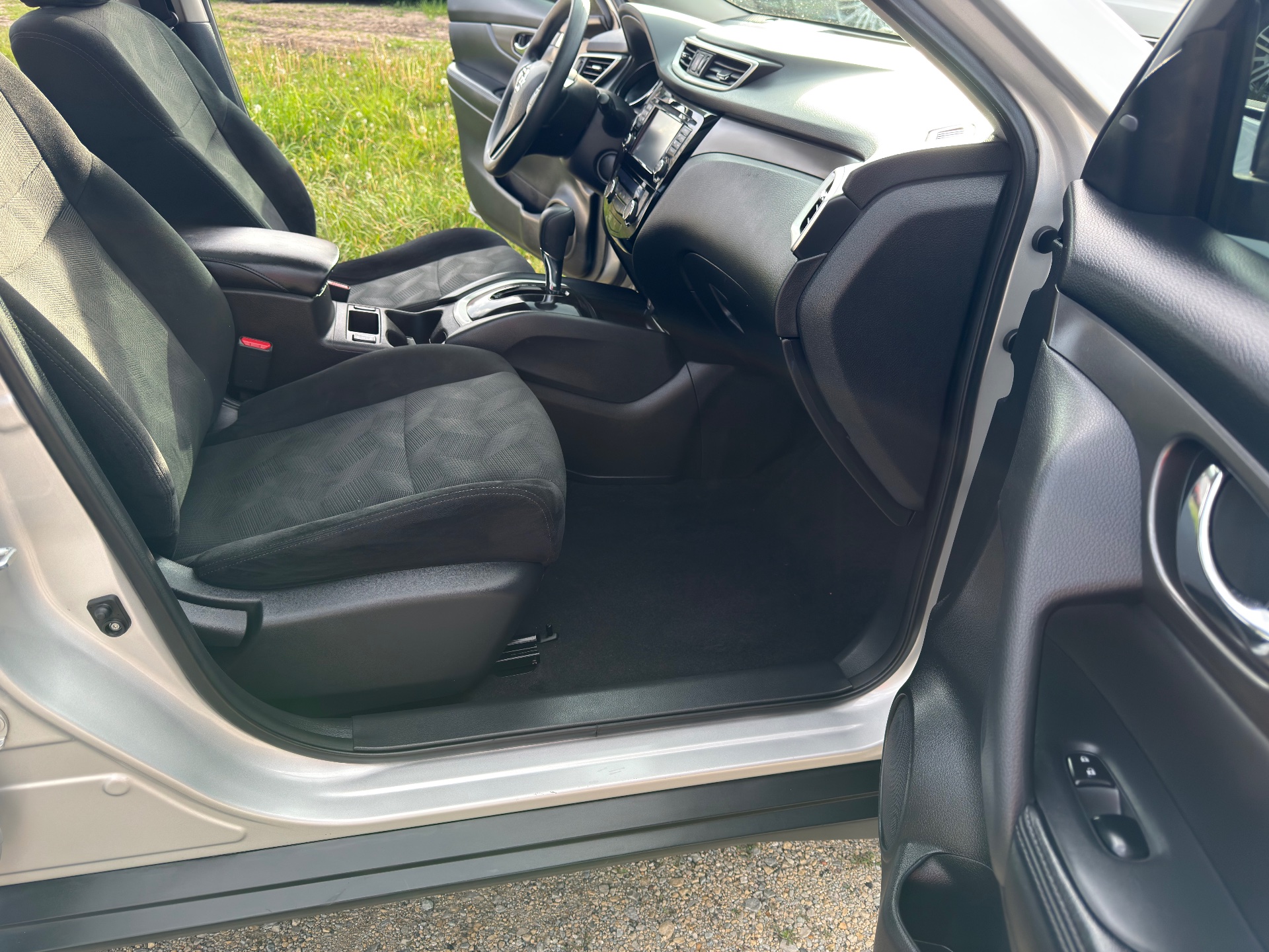 2016 Nissan Rogue SV - Photo 9