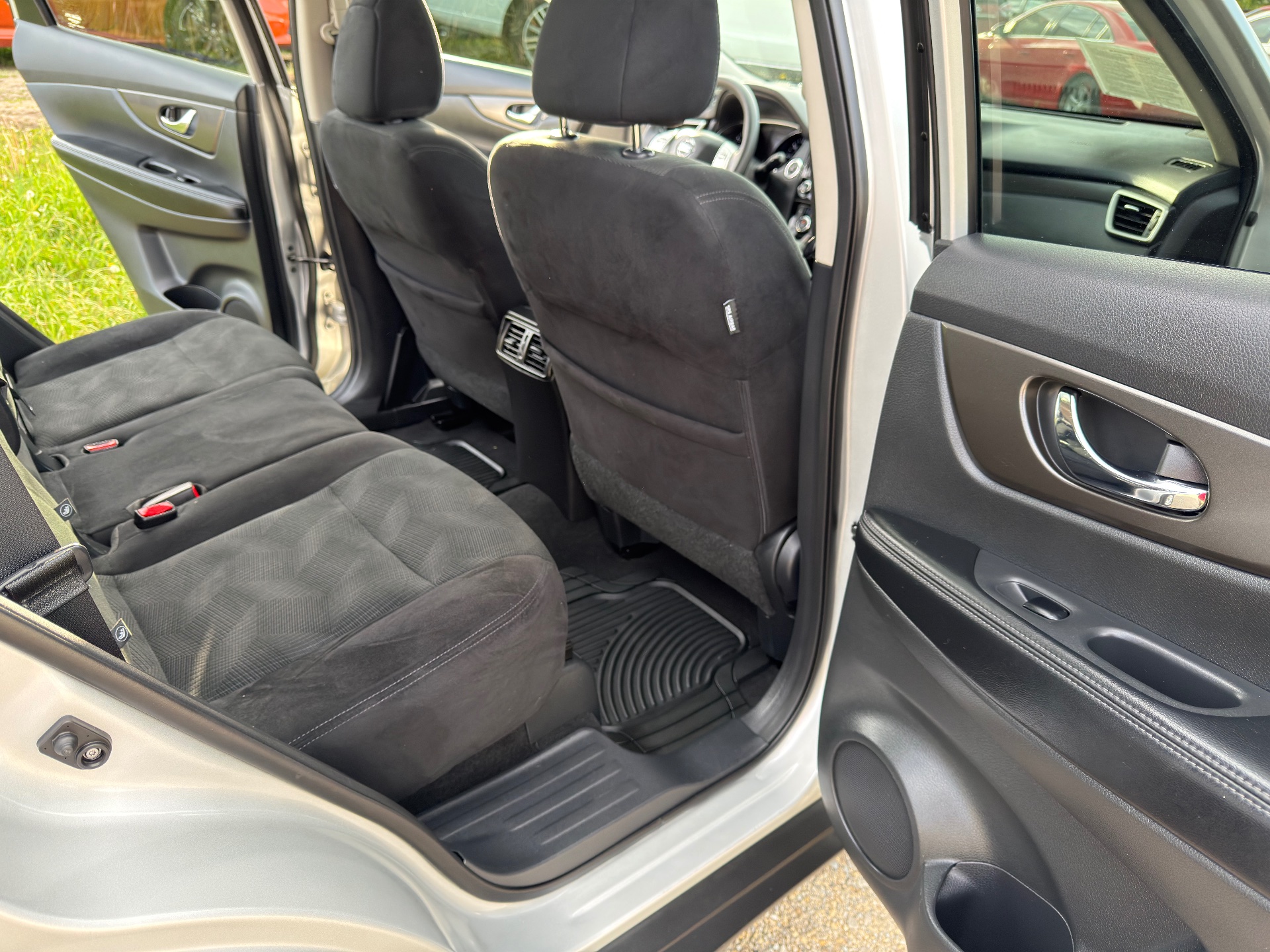 2016 Nissan Rogue SV - Photo 10