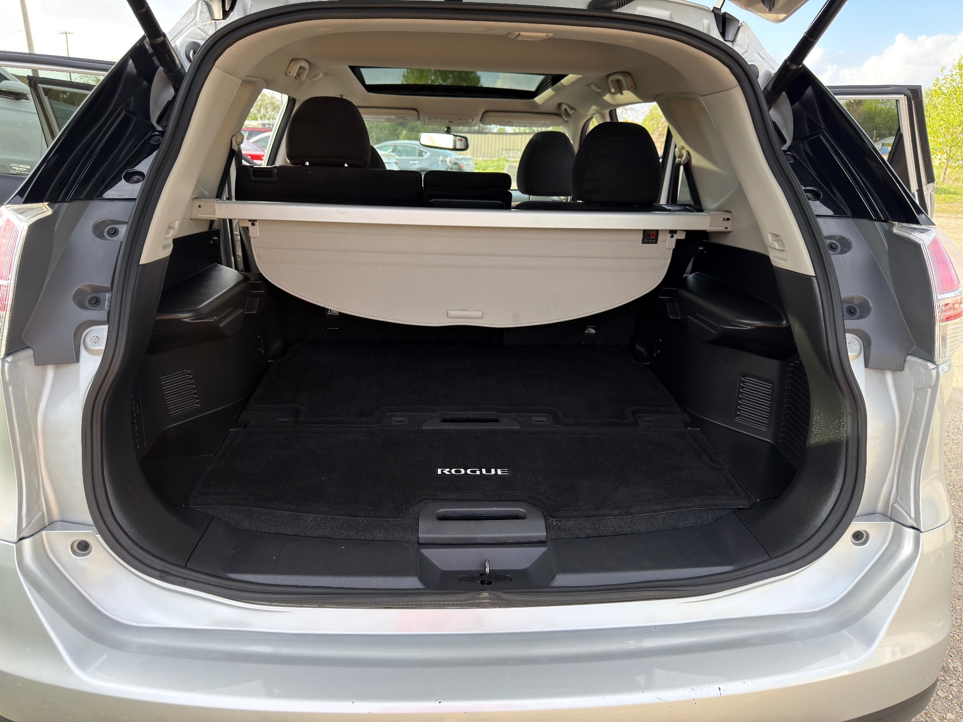 2016 Nissan Rogue SV - Photo 11