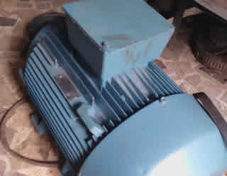 abidjansolution_decortiqueuse_Congo_moteur_248.jpg