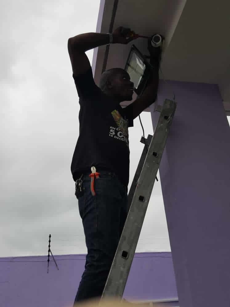 abidjansolution_pose_de_cloture_electrique_a_abidjan19.jpg