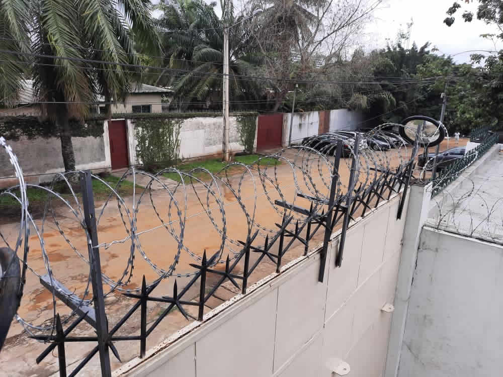 abidjansolution_pose_de_cloture_electrique_a_abidjan_17.jpg
