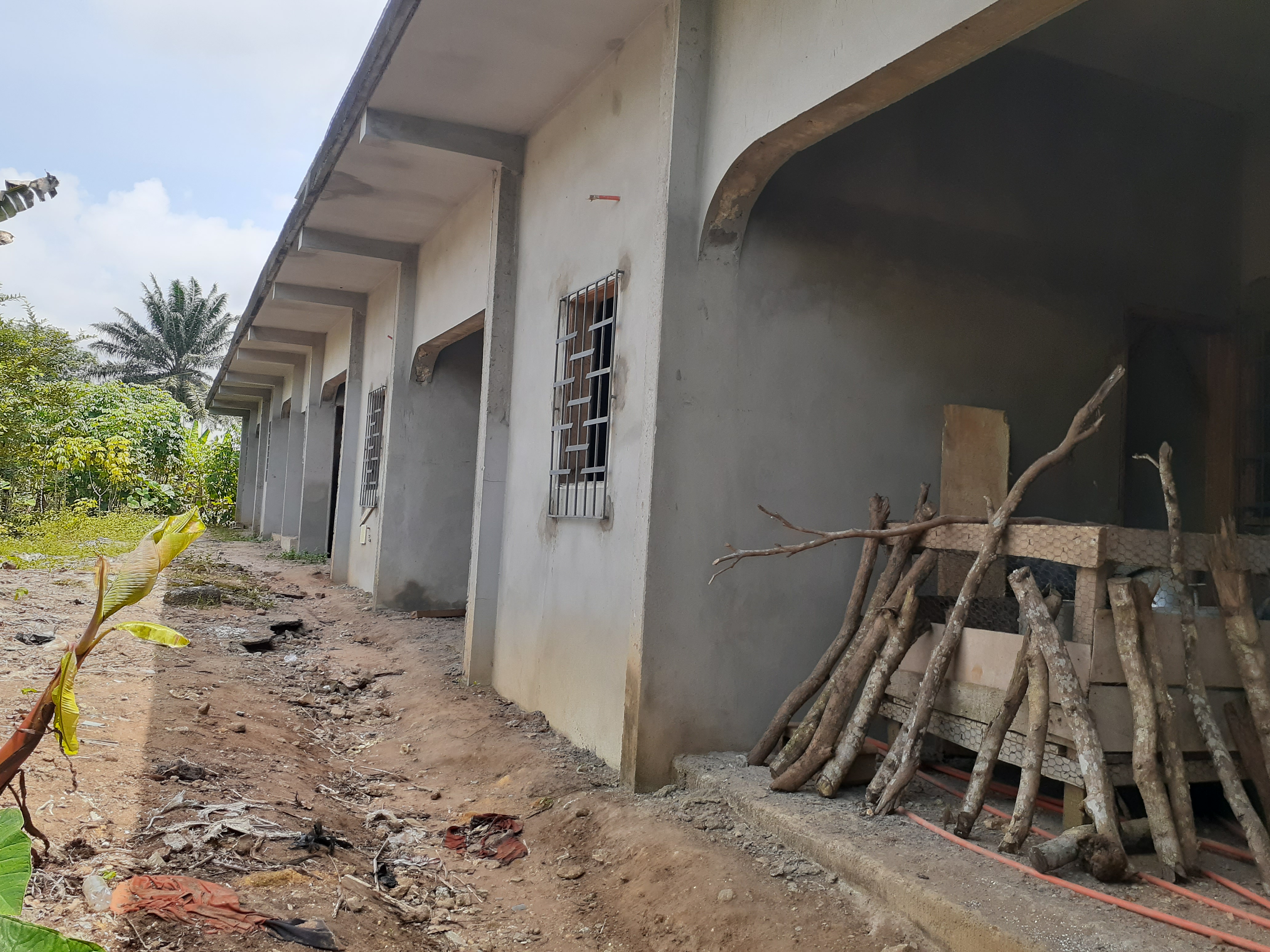 abidjansolution_vente_maison_bonoua_centre4_50_millions.jpg
