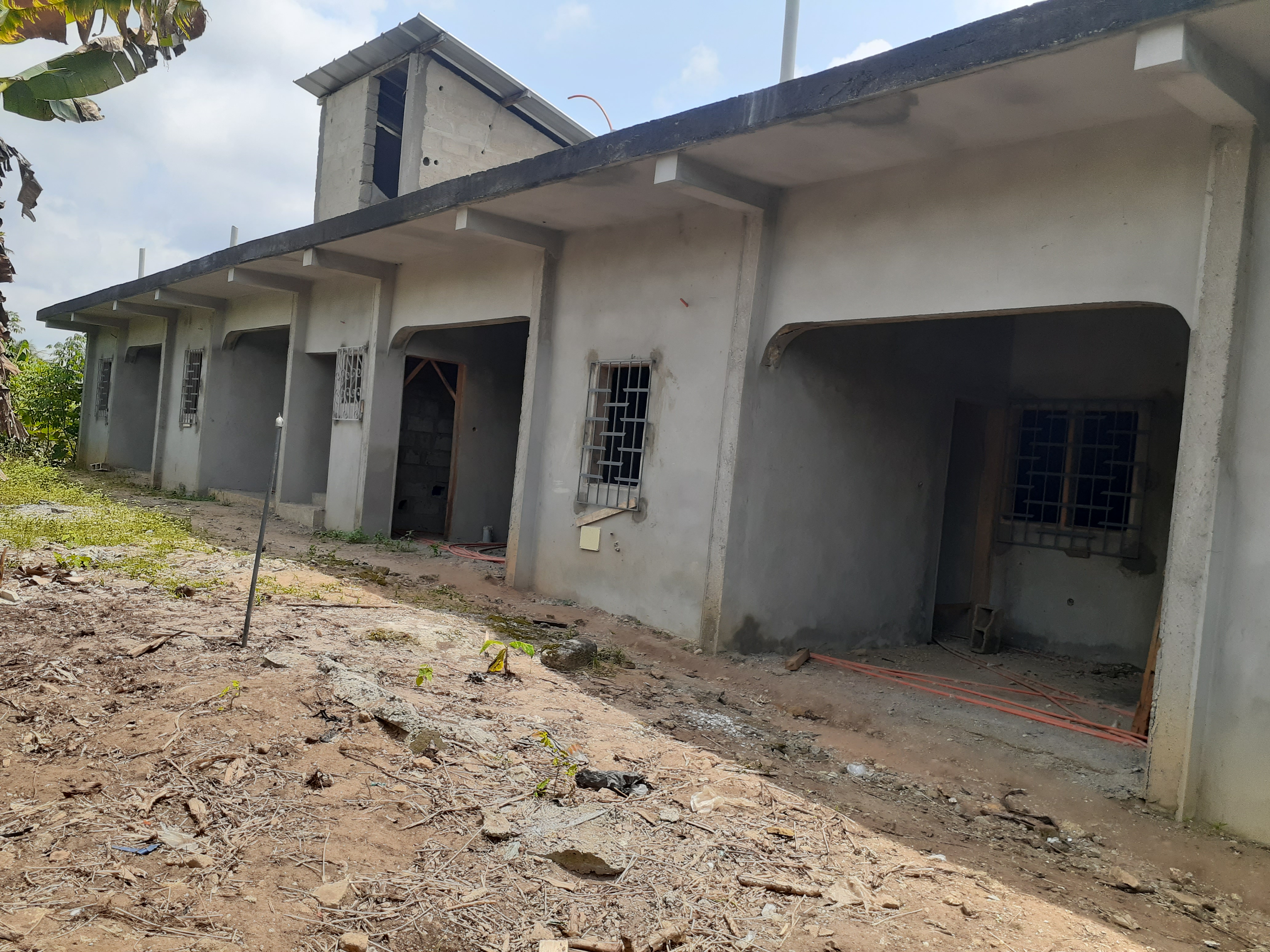 abidjansolution_vente_maison_bonoua_centre5_50_millions.jpg