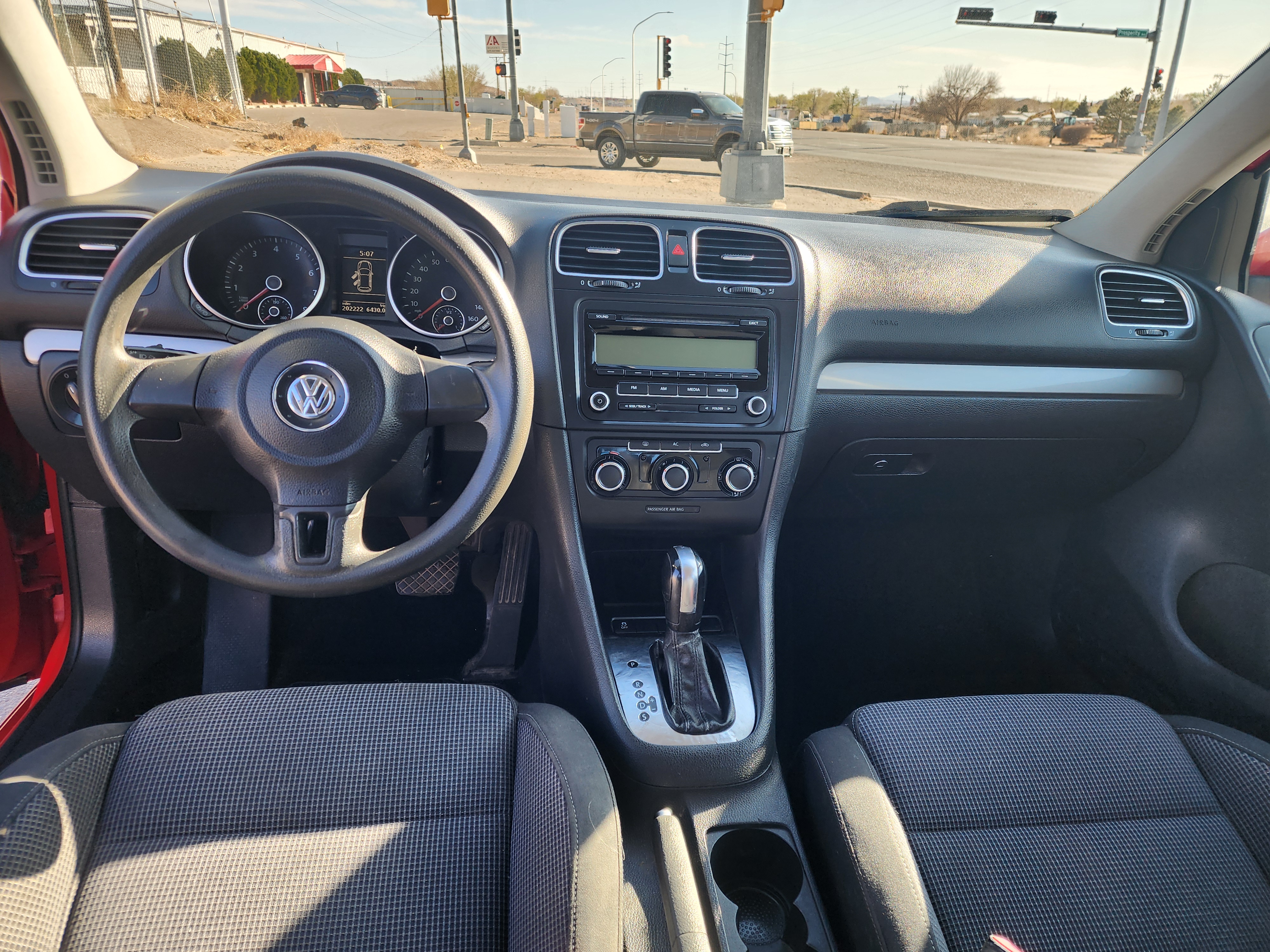 Volkswagen Golf image 9