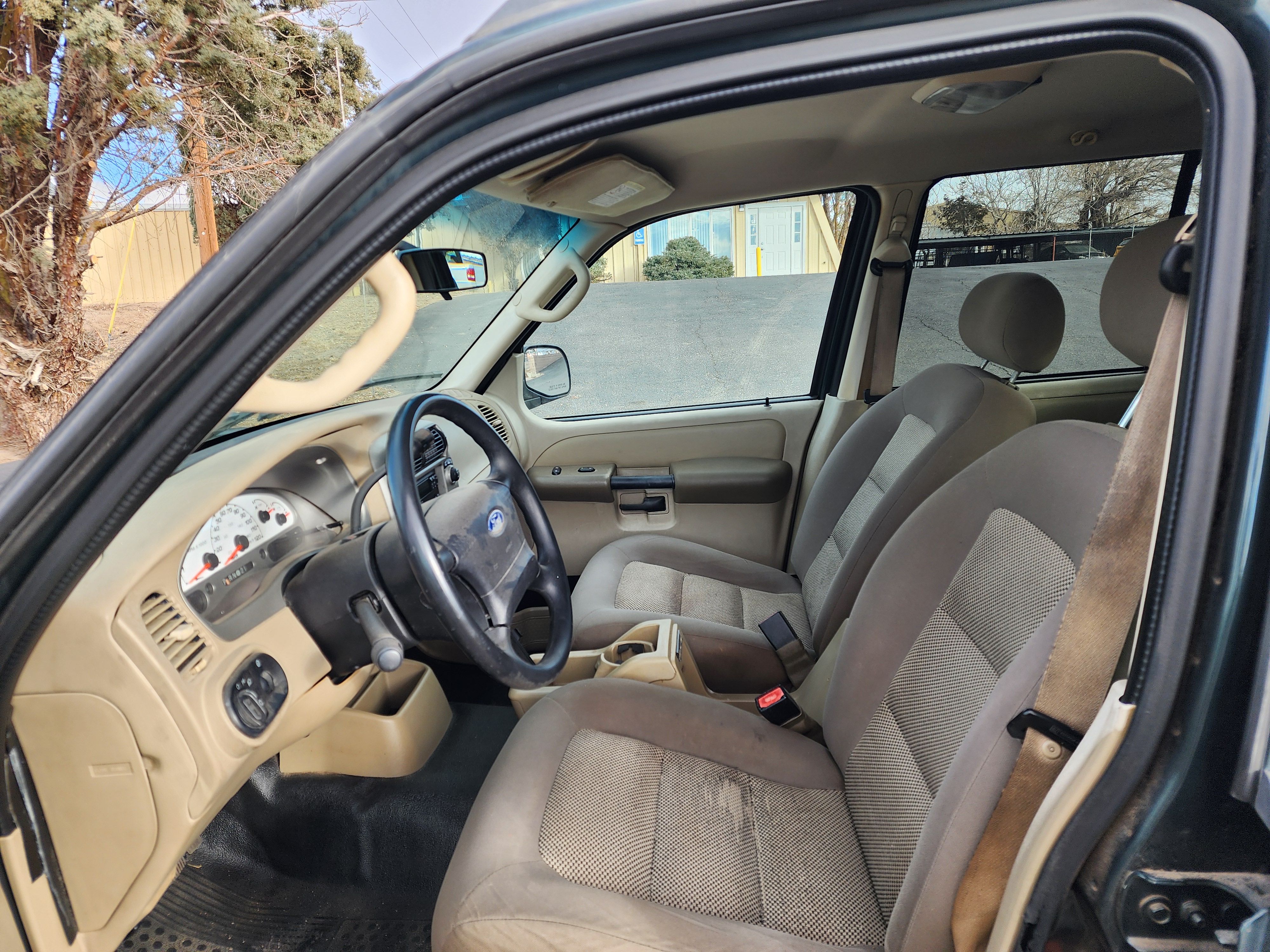 Ford Explorer image 7