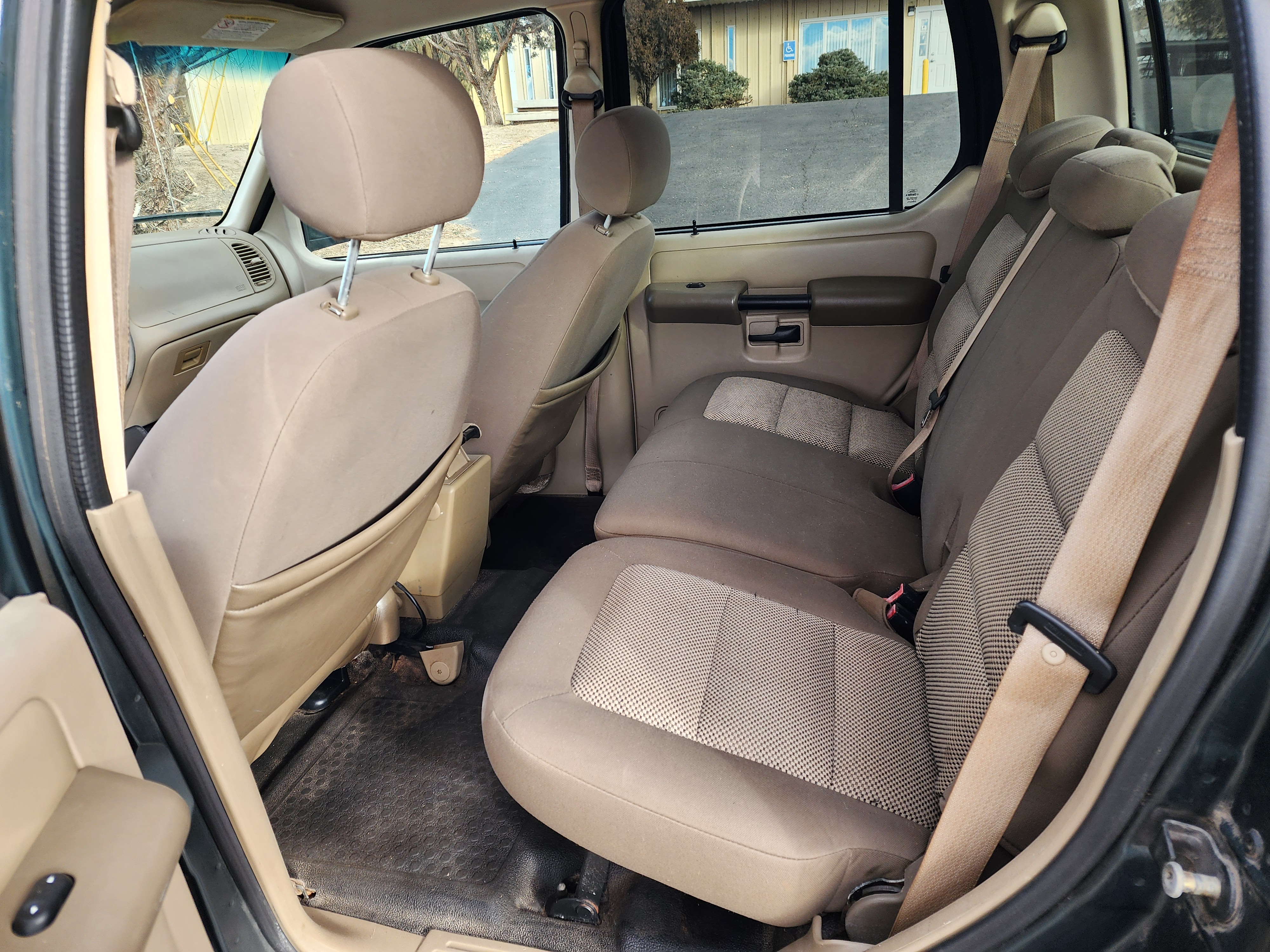 Ford Explorer image 8