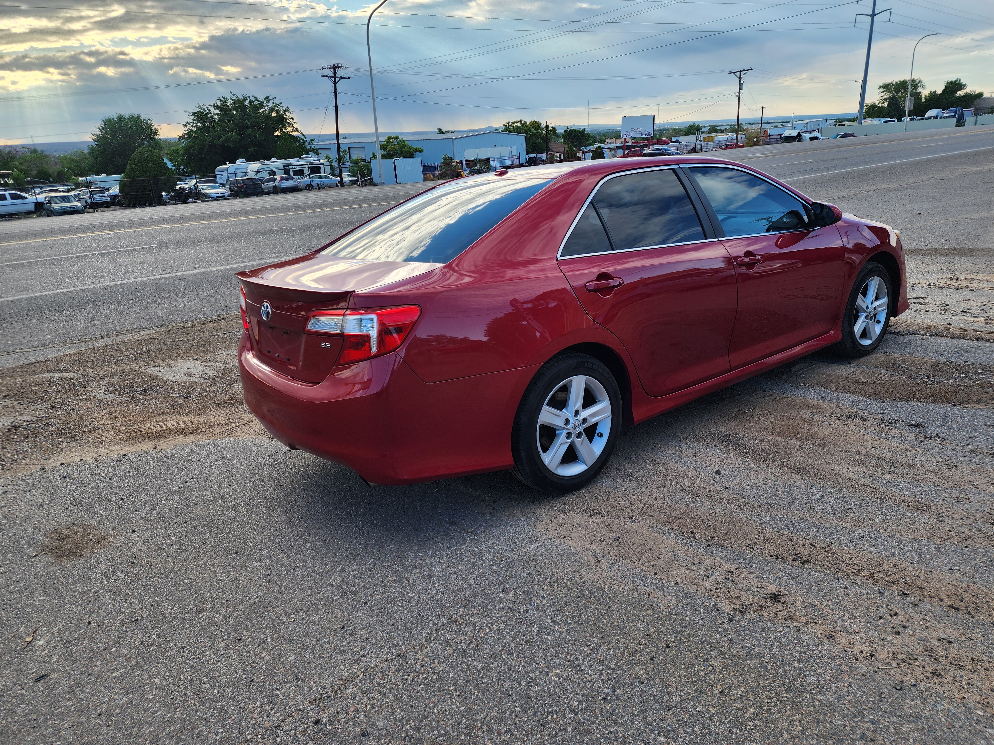 Toyota Camry image 3