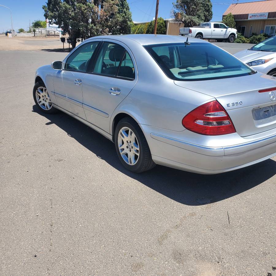 Mercedes Benz E350 image 3
