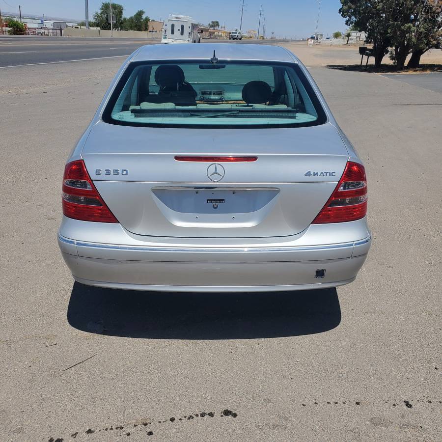 Mercedes Benz E350 image 6