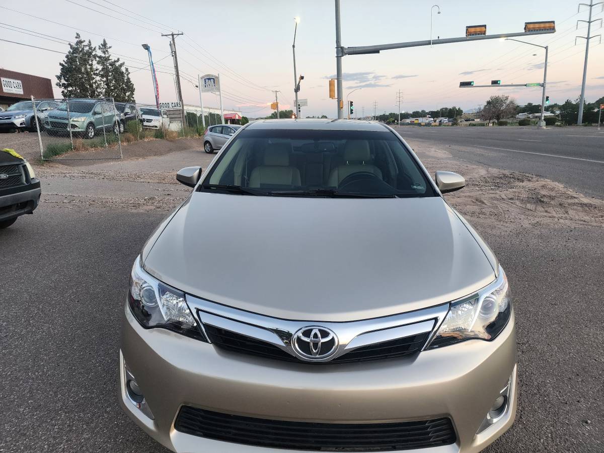 Toyota Camry image 5