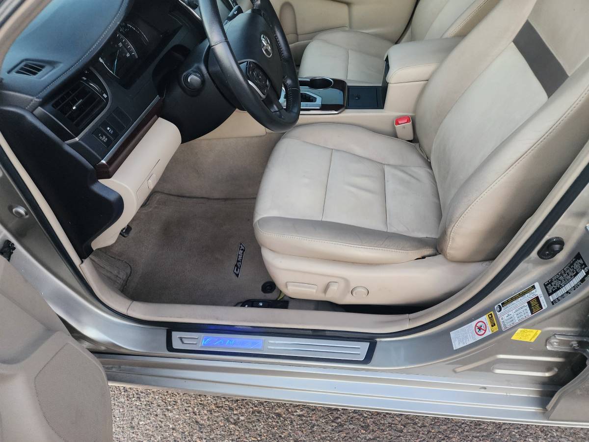 Toyota Camry image 7