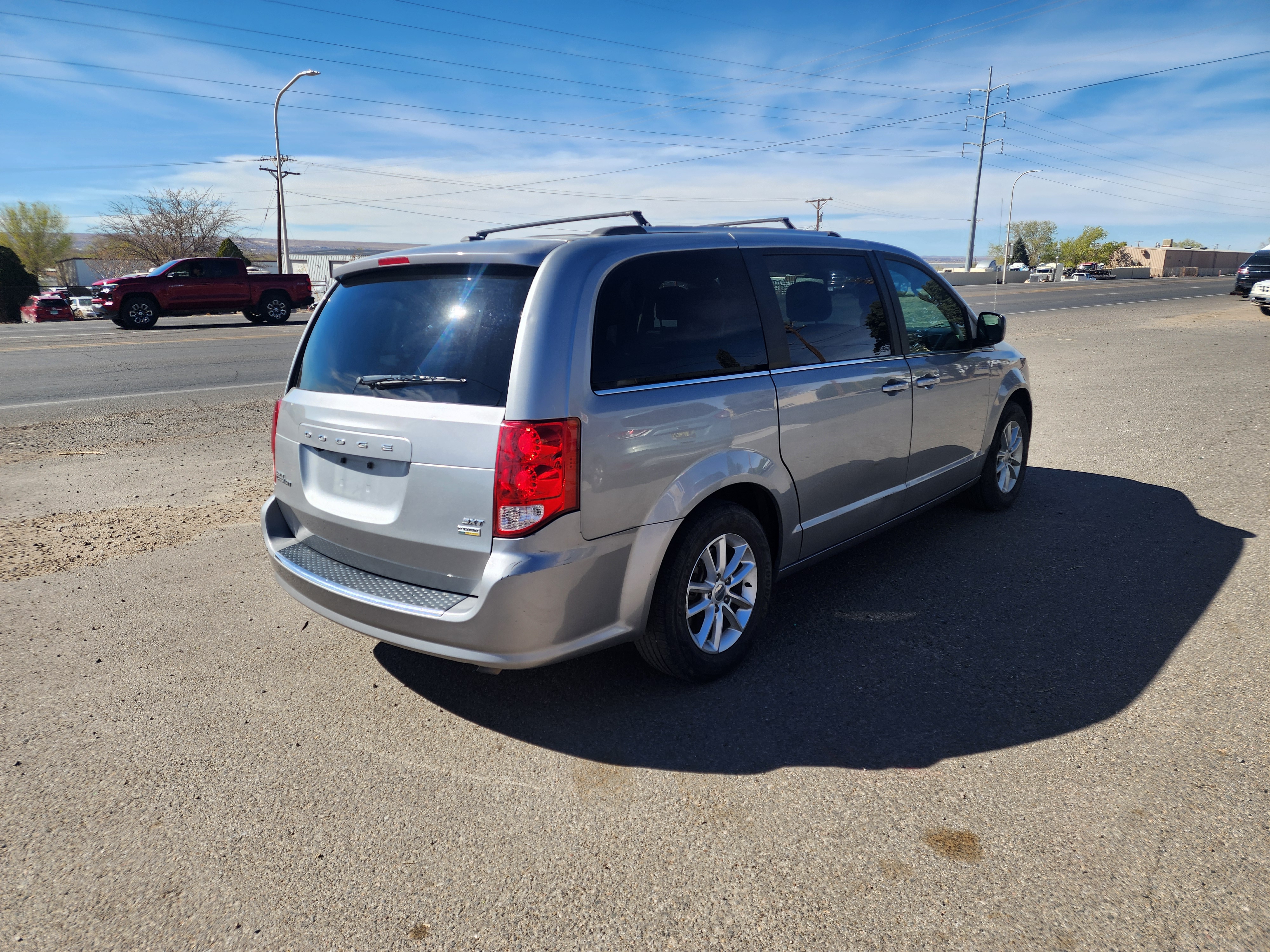 Dodge Grand Caravan image 3