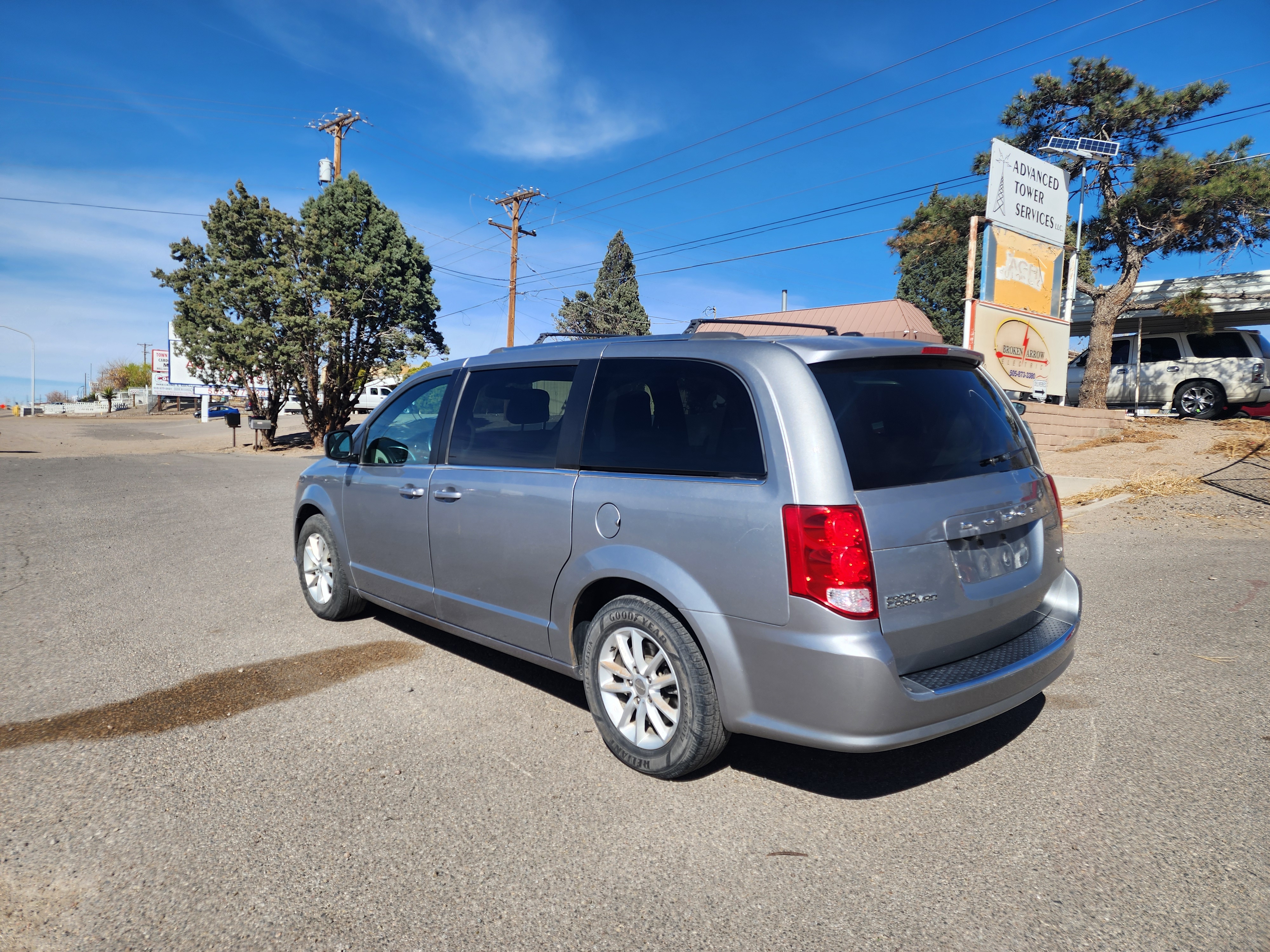 Dodge Grand Caravan image 4