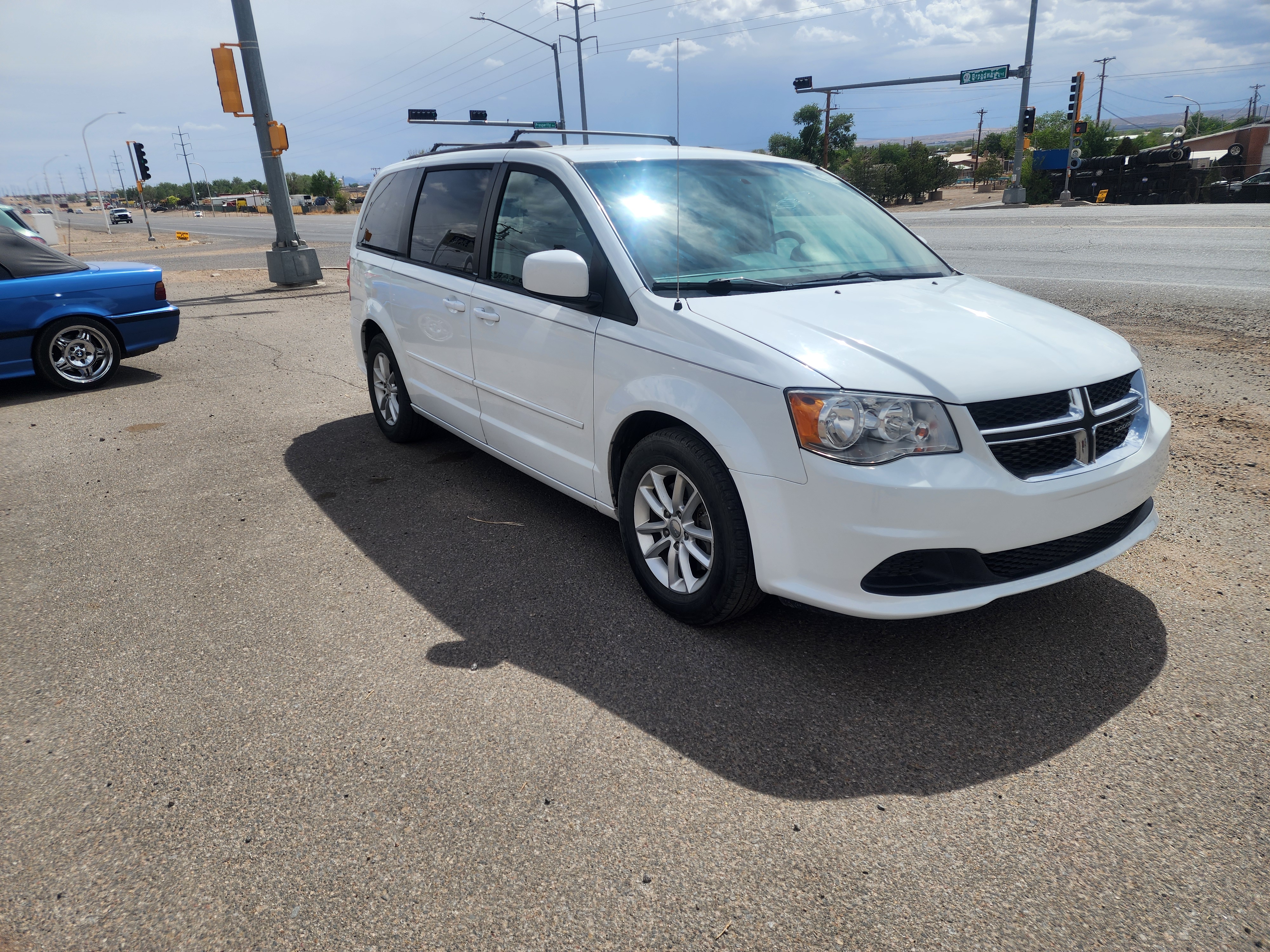 Dodge Grand Caravan image 2