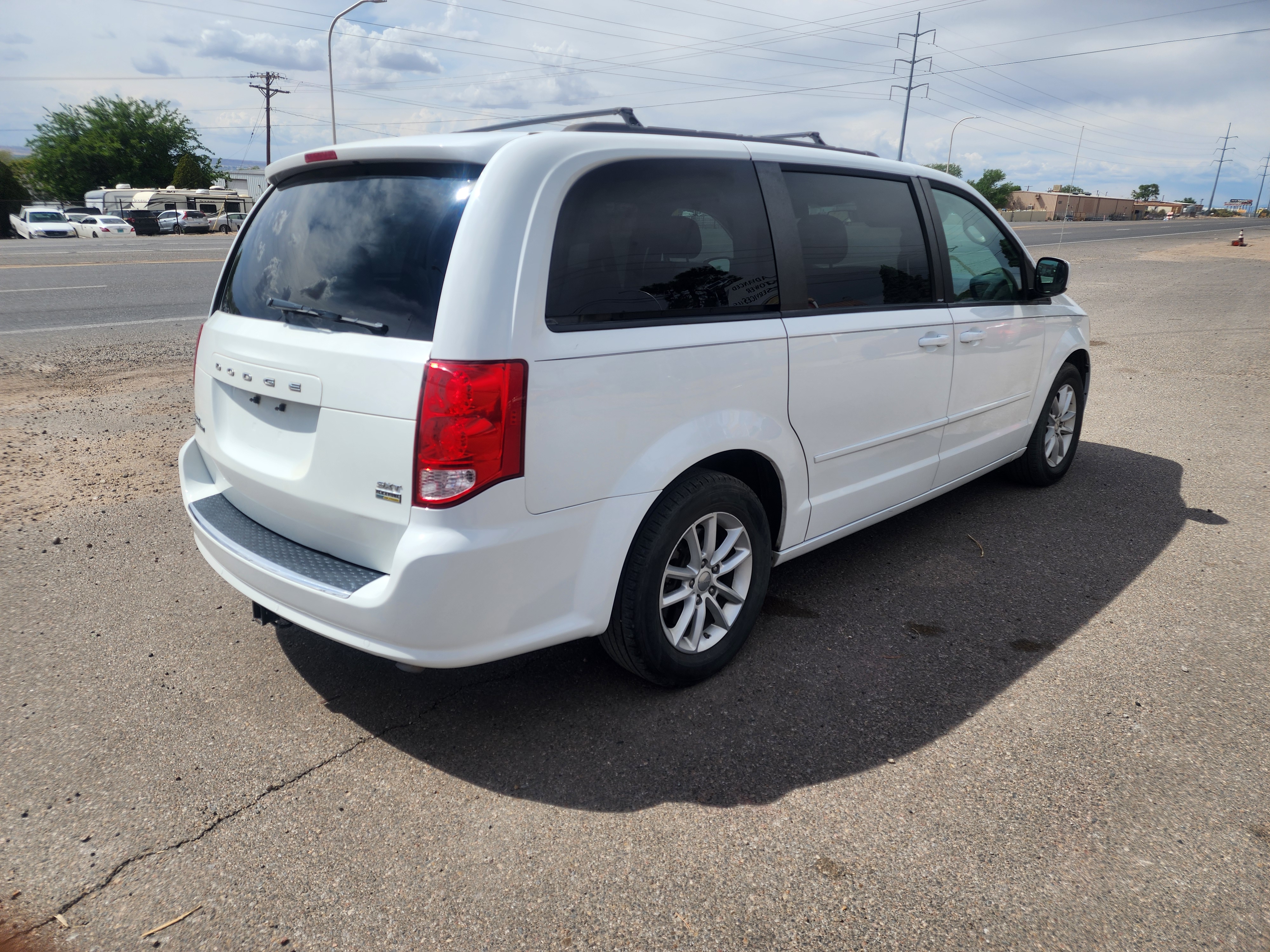 Dodge Grand Caravan image 3