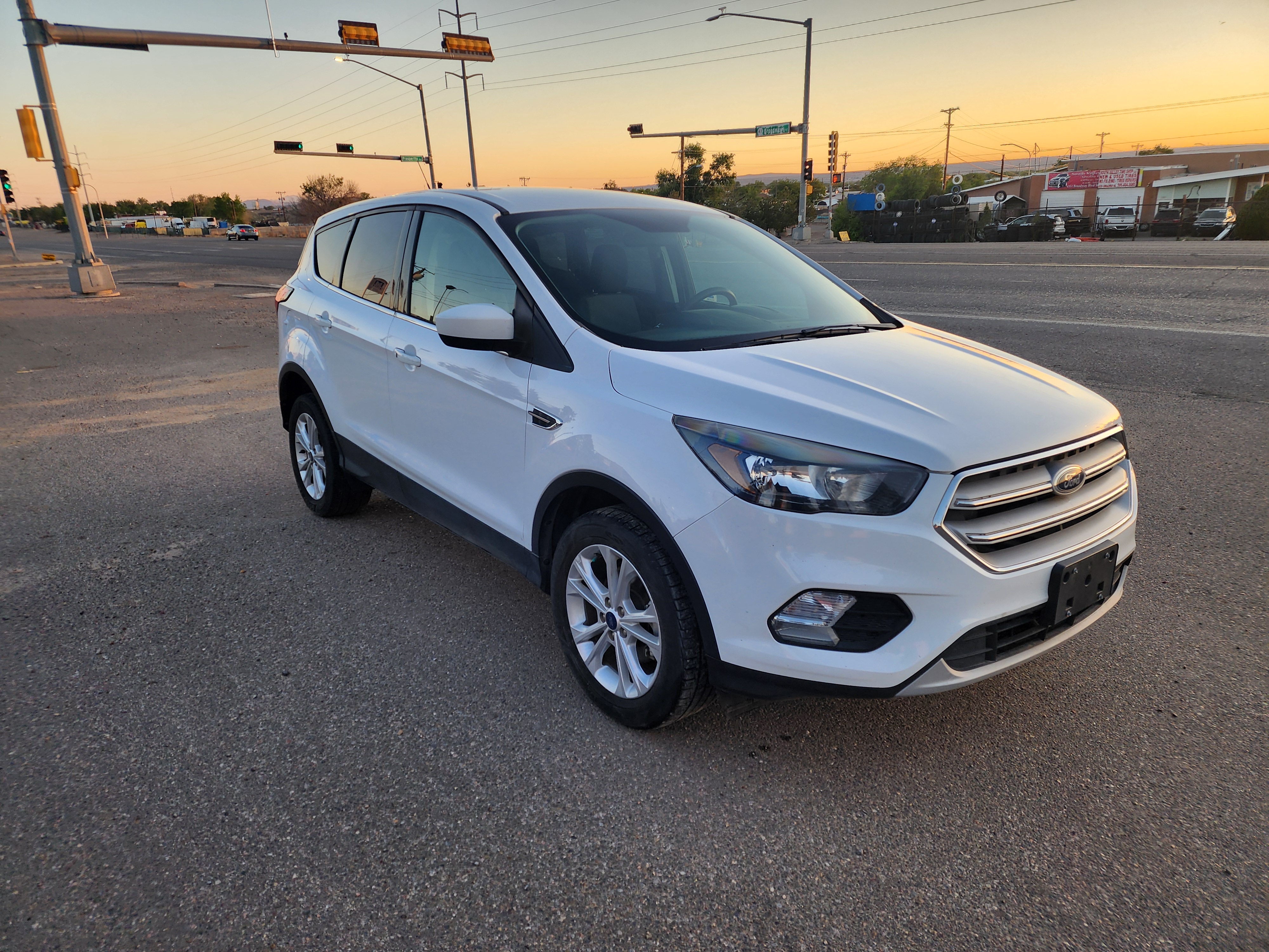 Ford Escape image 2