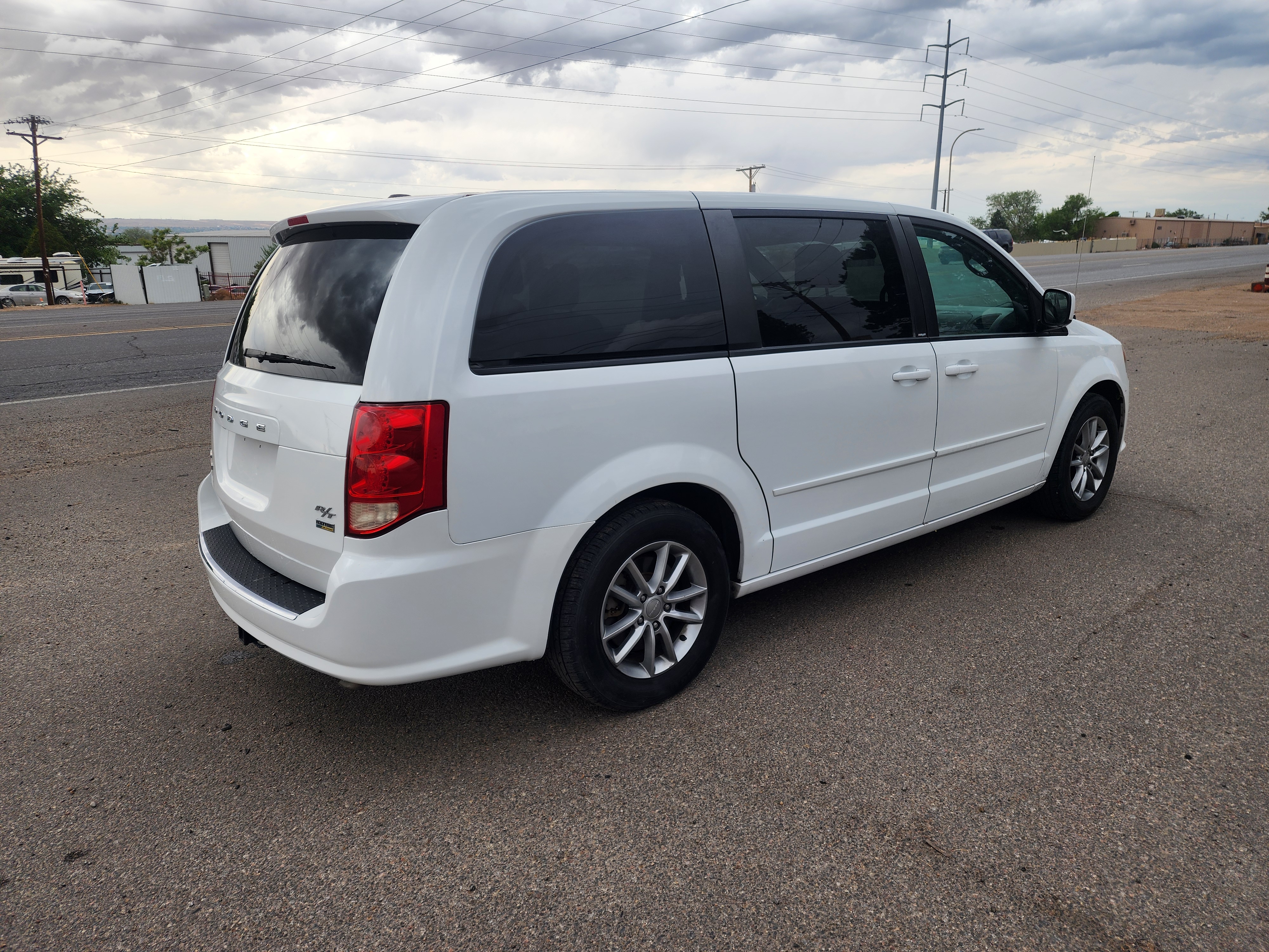 Dodge Grand Caravan image 3