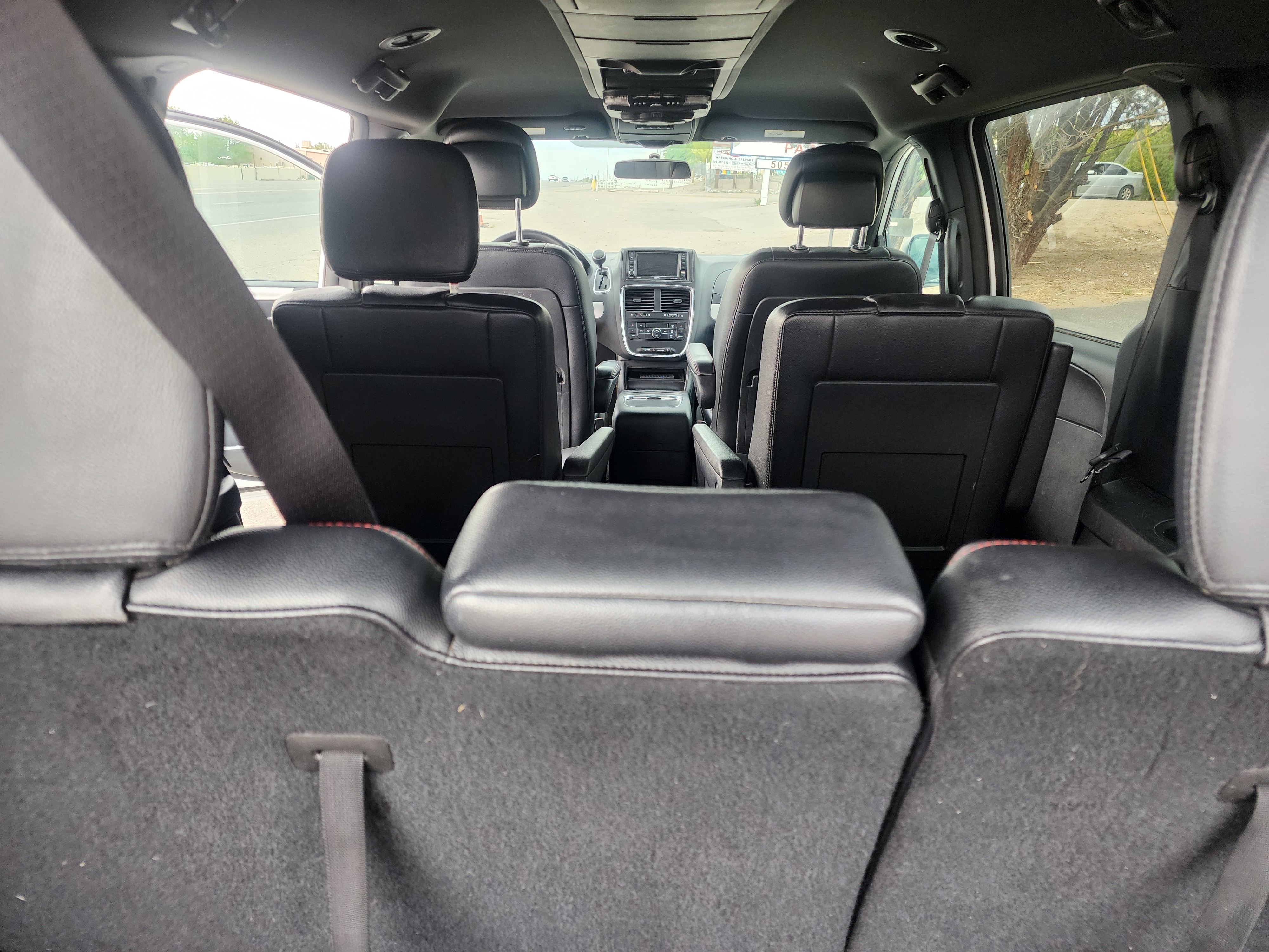 Dodge Grand Caravan image 10