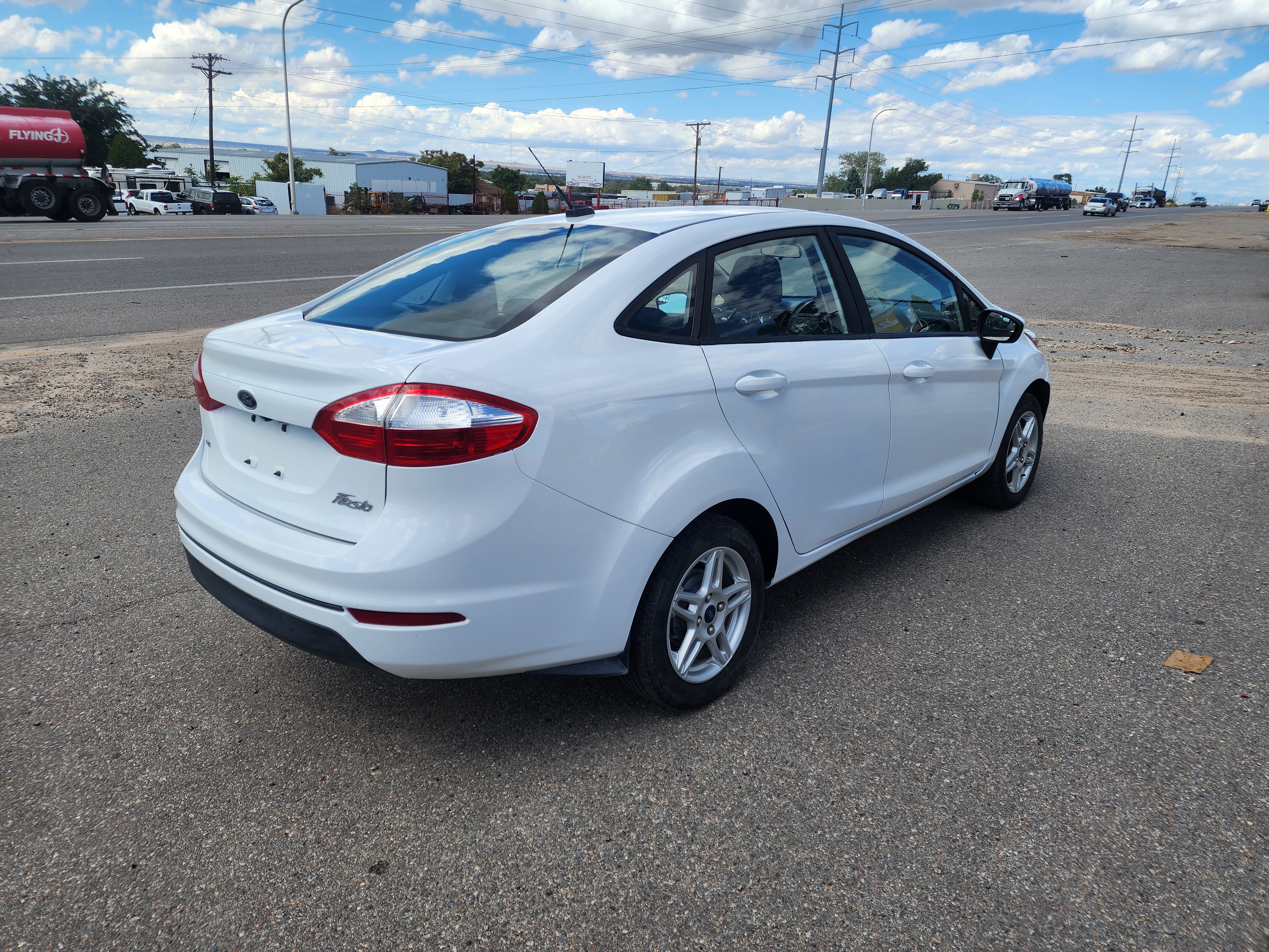 Ford Fiesta image 3
