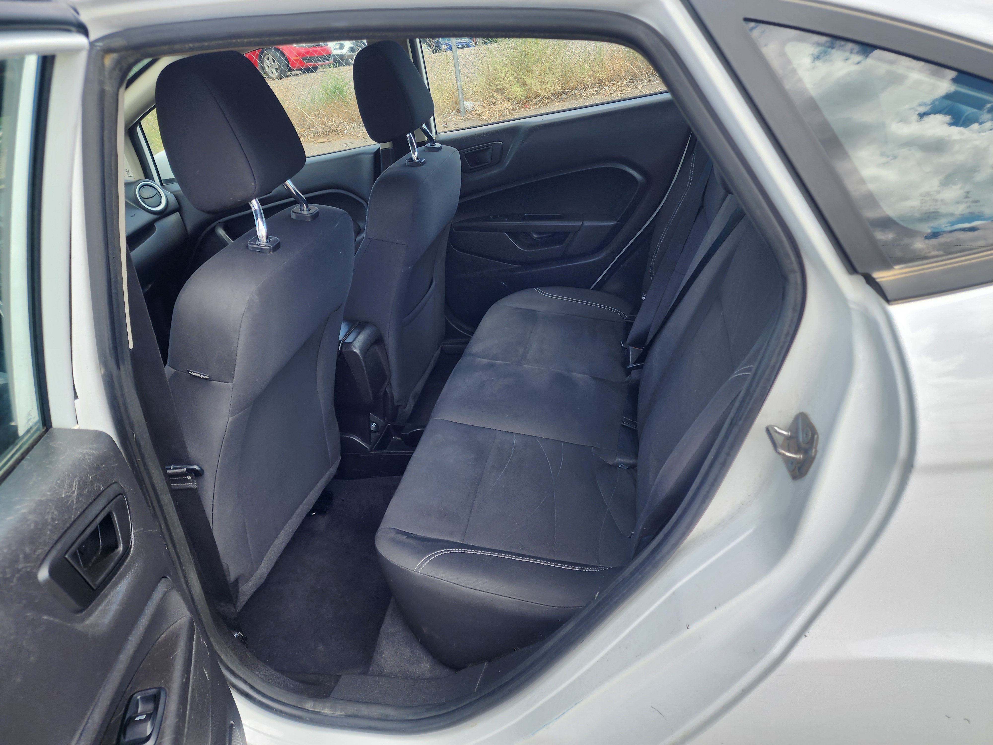 Ford Fiesta image 8