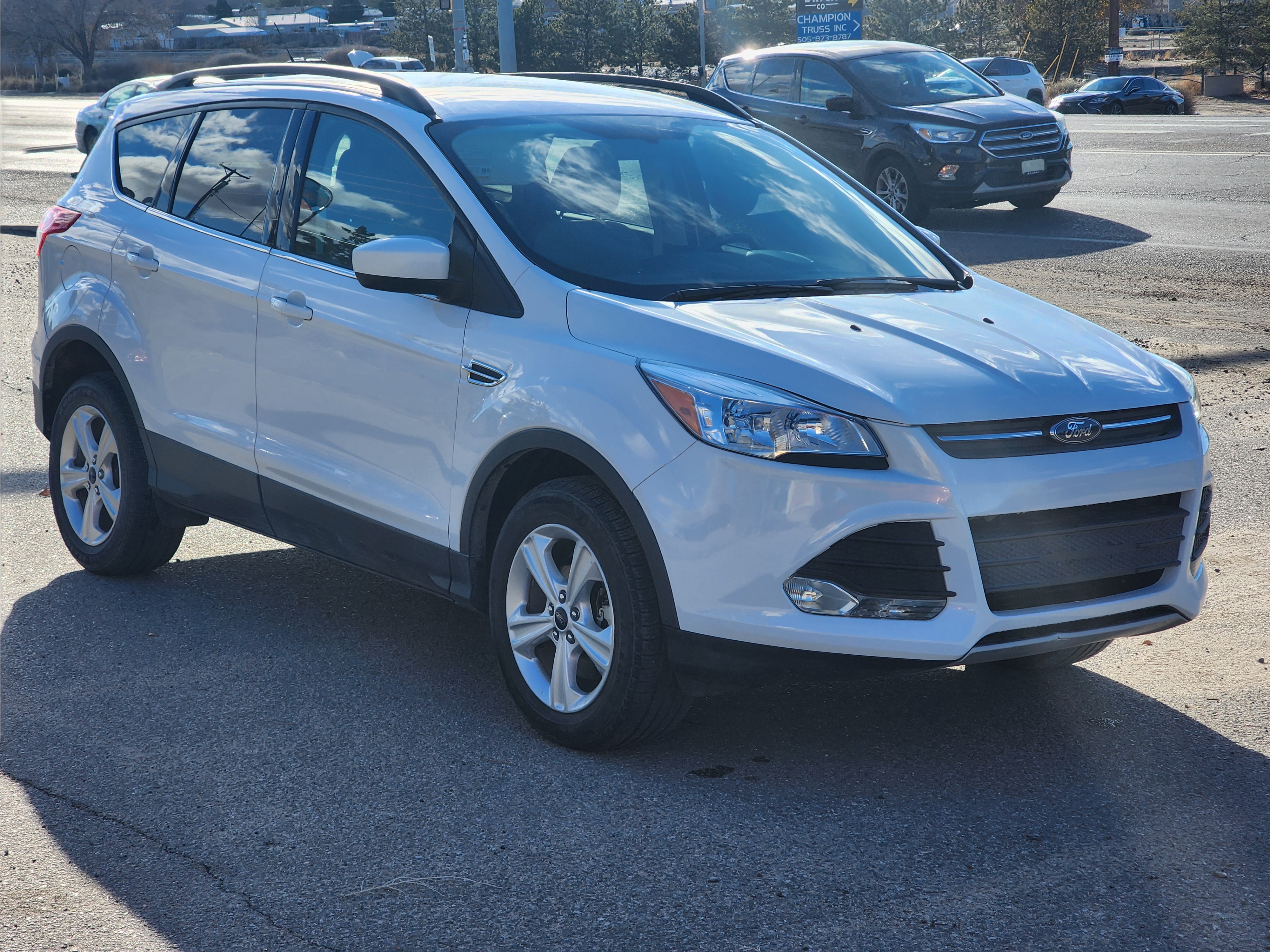 Ford Escape image 2