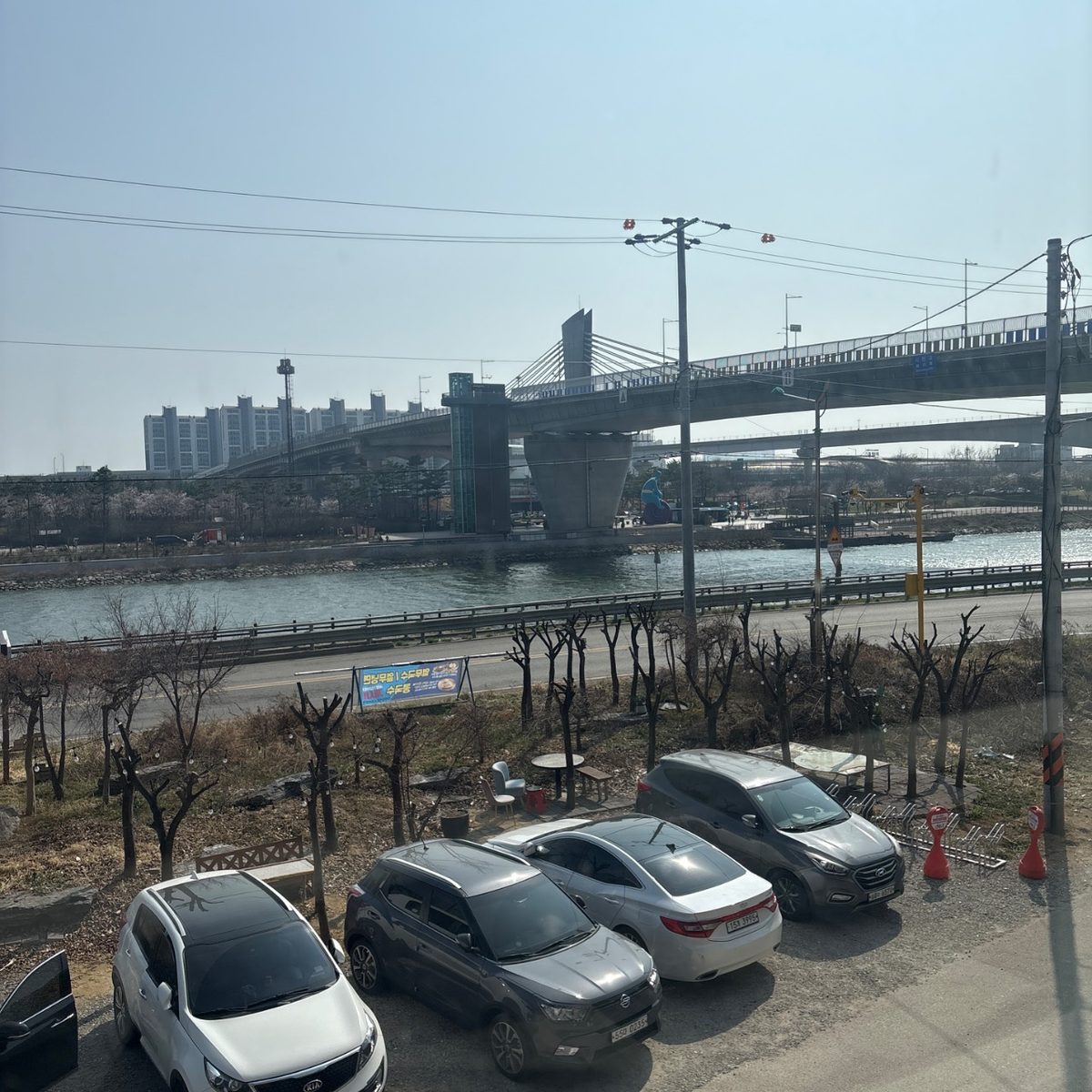 아라뱃길 주차장 여유있는 뷰 카페 사진