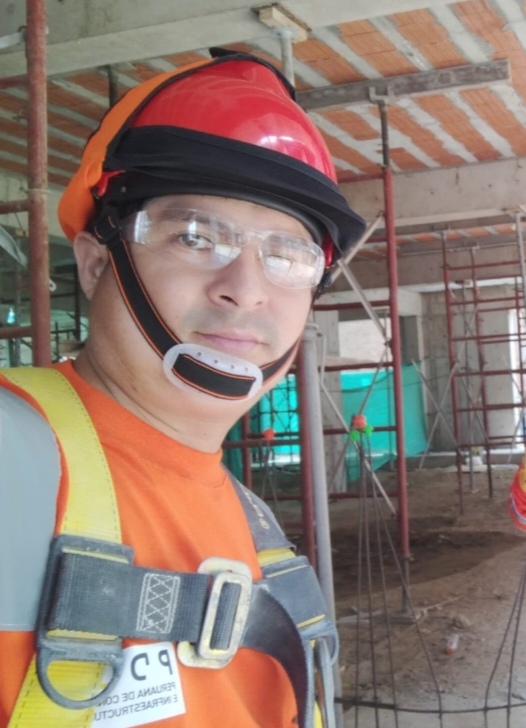 Carlos Cotrina principal