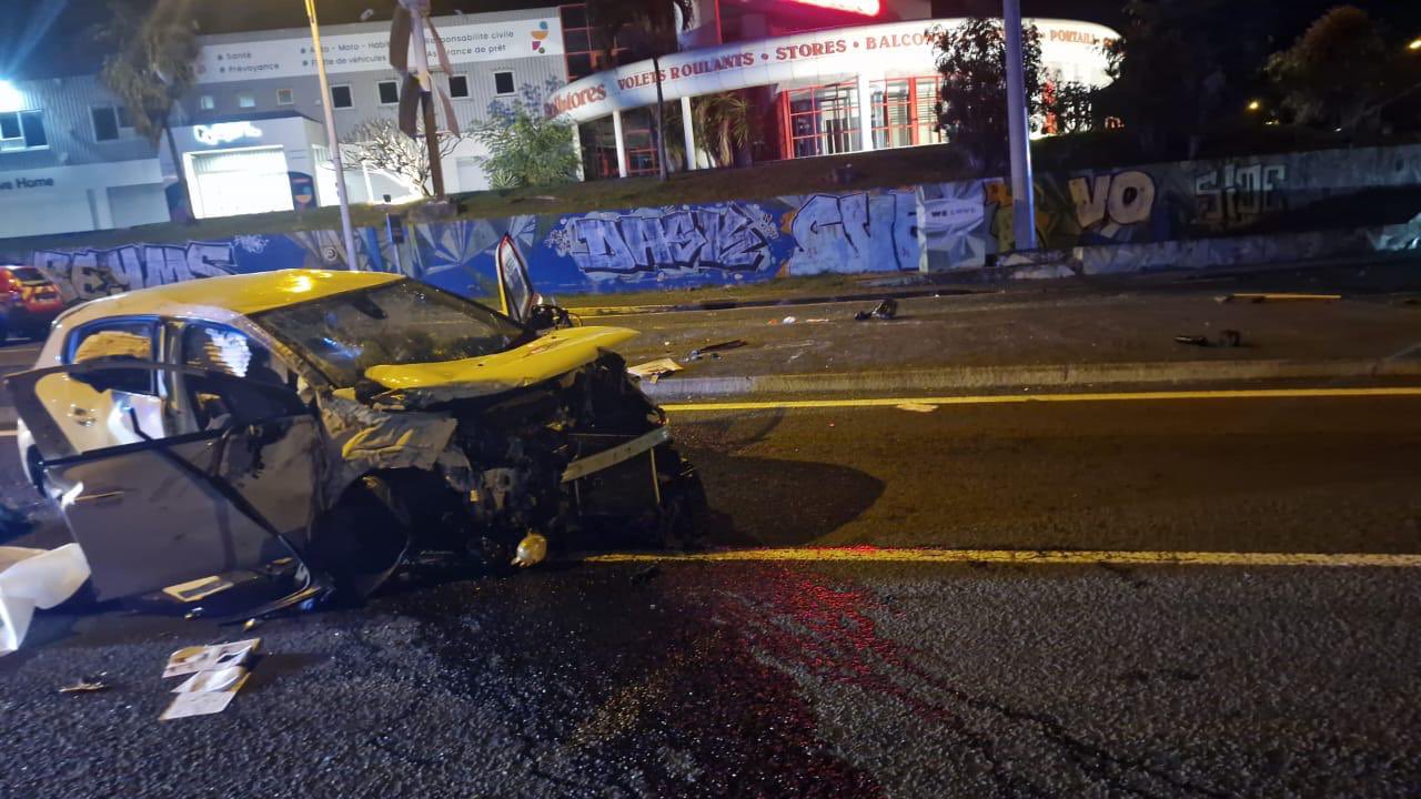 Accident sur la Rue Jean Gothland à Moudong.
Malgré l'intervention des secours le conducteur âgé d’une cinquantaine d'année est décédé.