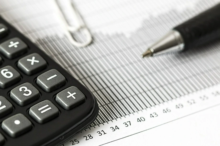 Accounting vs Auditing: What's the Difference? 
