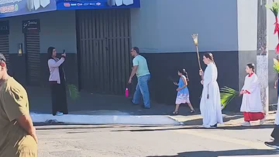 Domingo de Ramos abre a Semana Santa com mensagens de humildade e acolhida