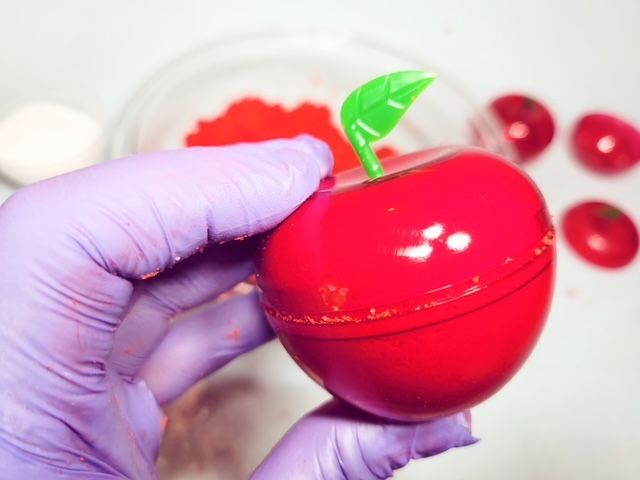 Make Your Own Poison Apple Bath Bombs at High and Dry Brewing