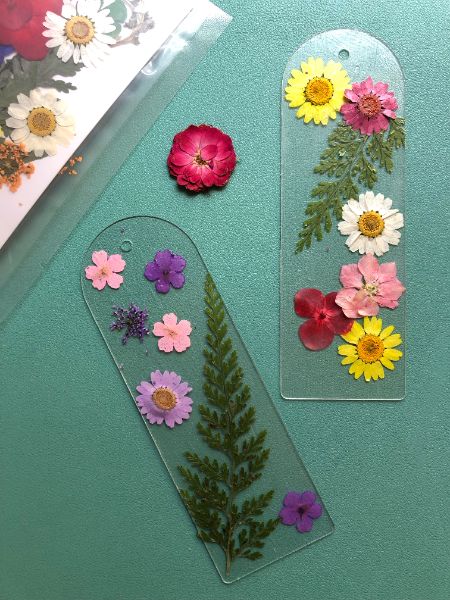 *VIRTUAL* D.I.Y Pressed Flower Bookmarks