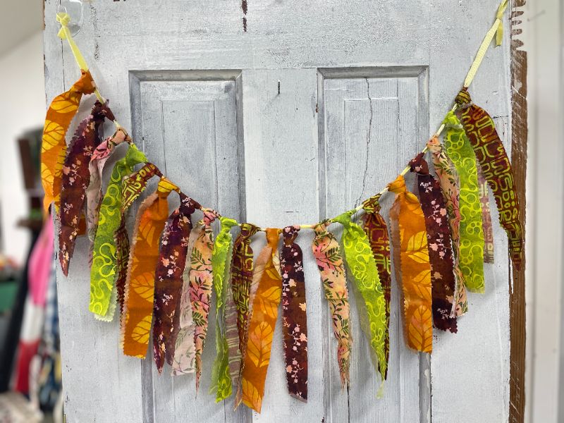 8/2  Summer Garland Craft Party with Aimee