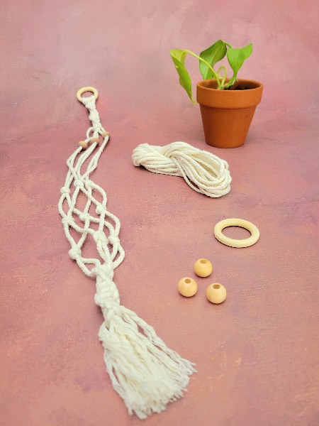 Mini Macrame Plant Hanger- DIY at Dory’s Mini Macrame Plant Hanger- DIY at Dory’s