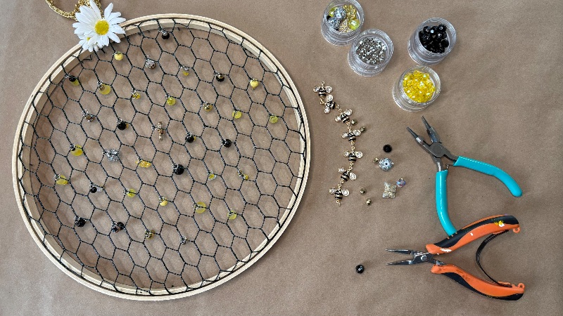 Make Your Own Honey Bee Suncatcher at Abby's Pizza River Road