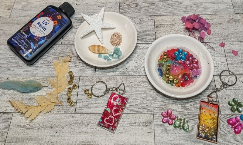 Make Your Own Resin Dish and Key Chain