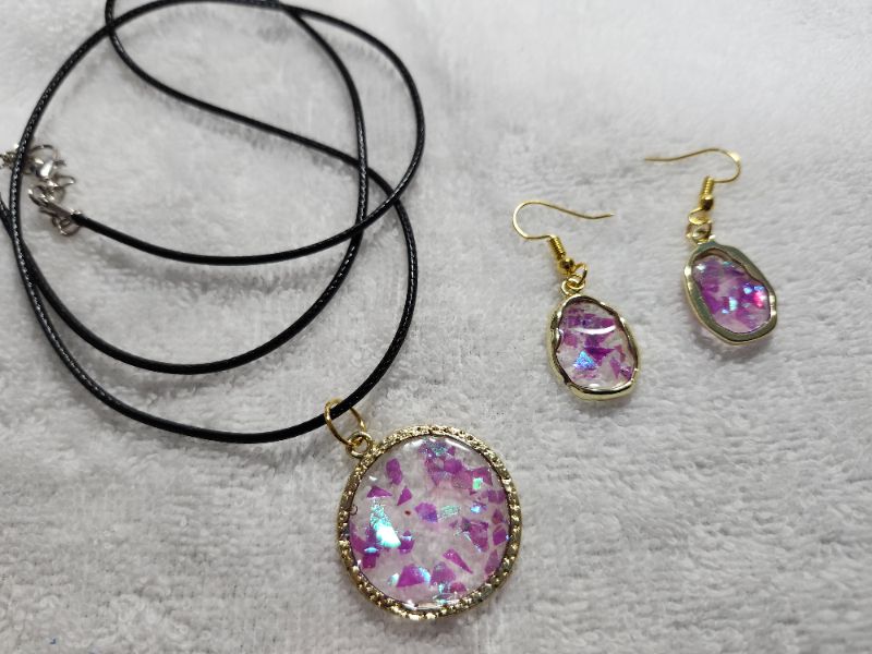 UV Resin Jewelry Craft Party UV Resin Jewelry Craft Party