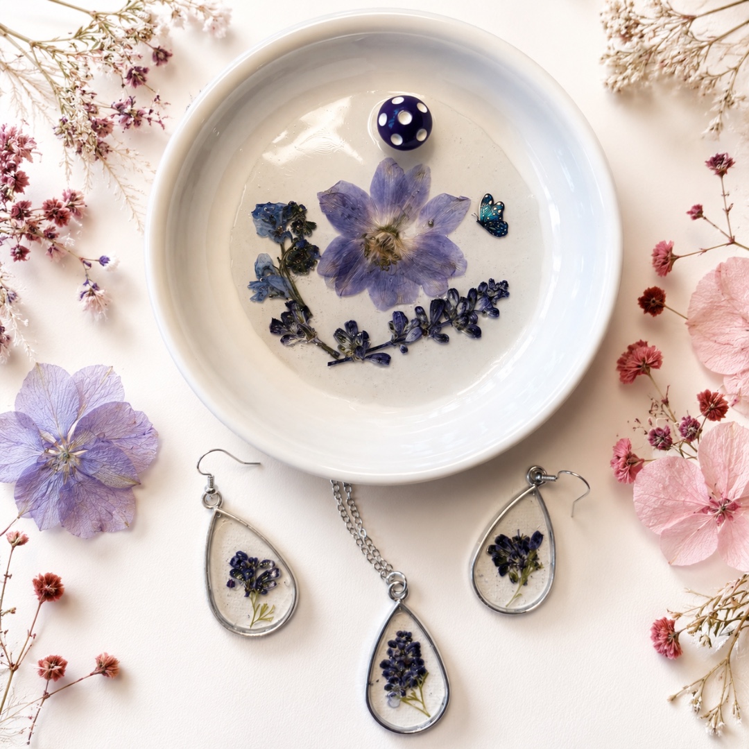 Make Your Own Pressed Flower Jewelry & Trinket Dish
