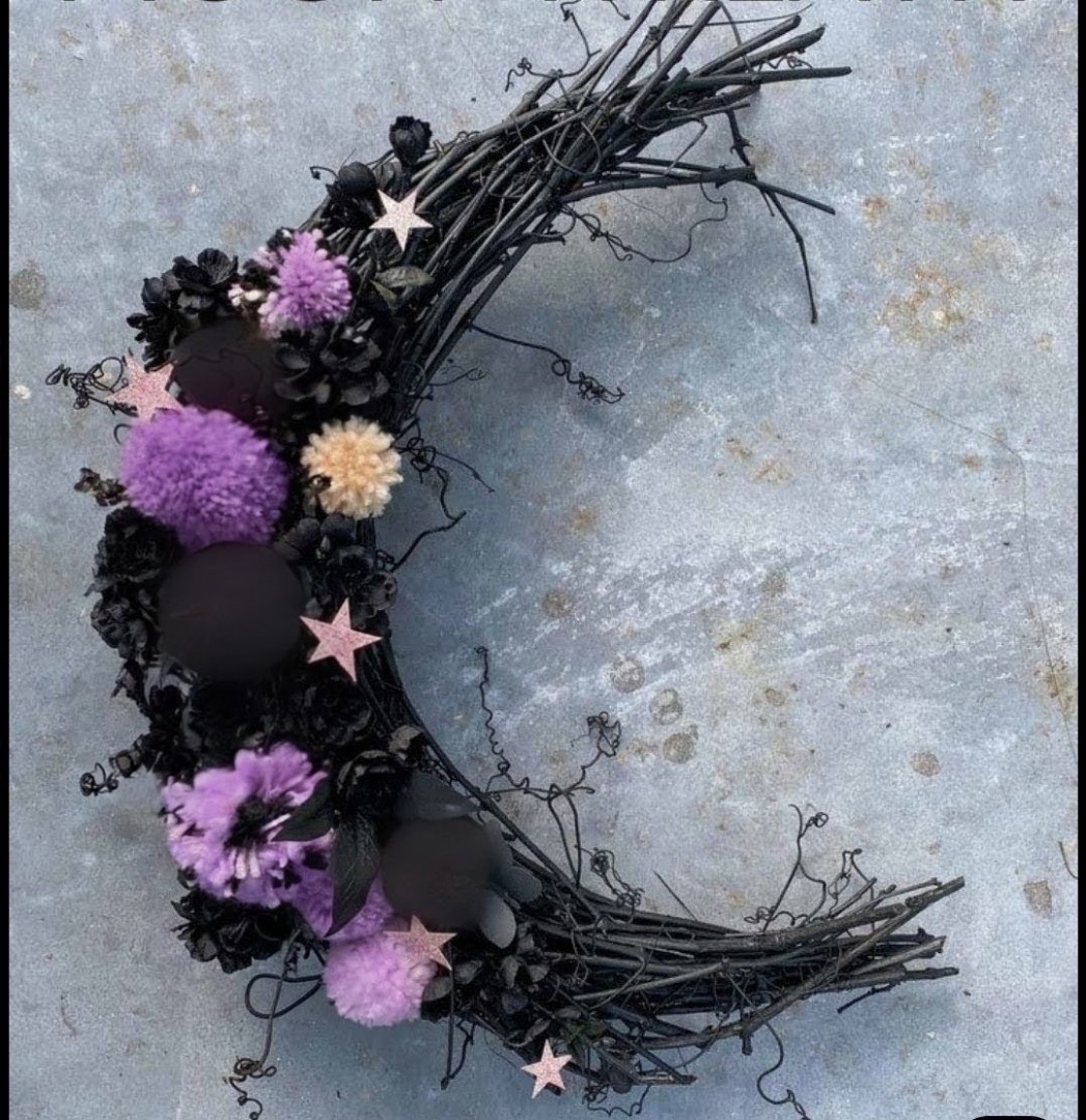 Spooky Craft Party ~ Crescent Moon Wreath