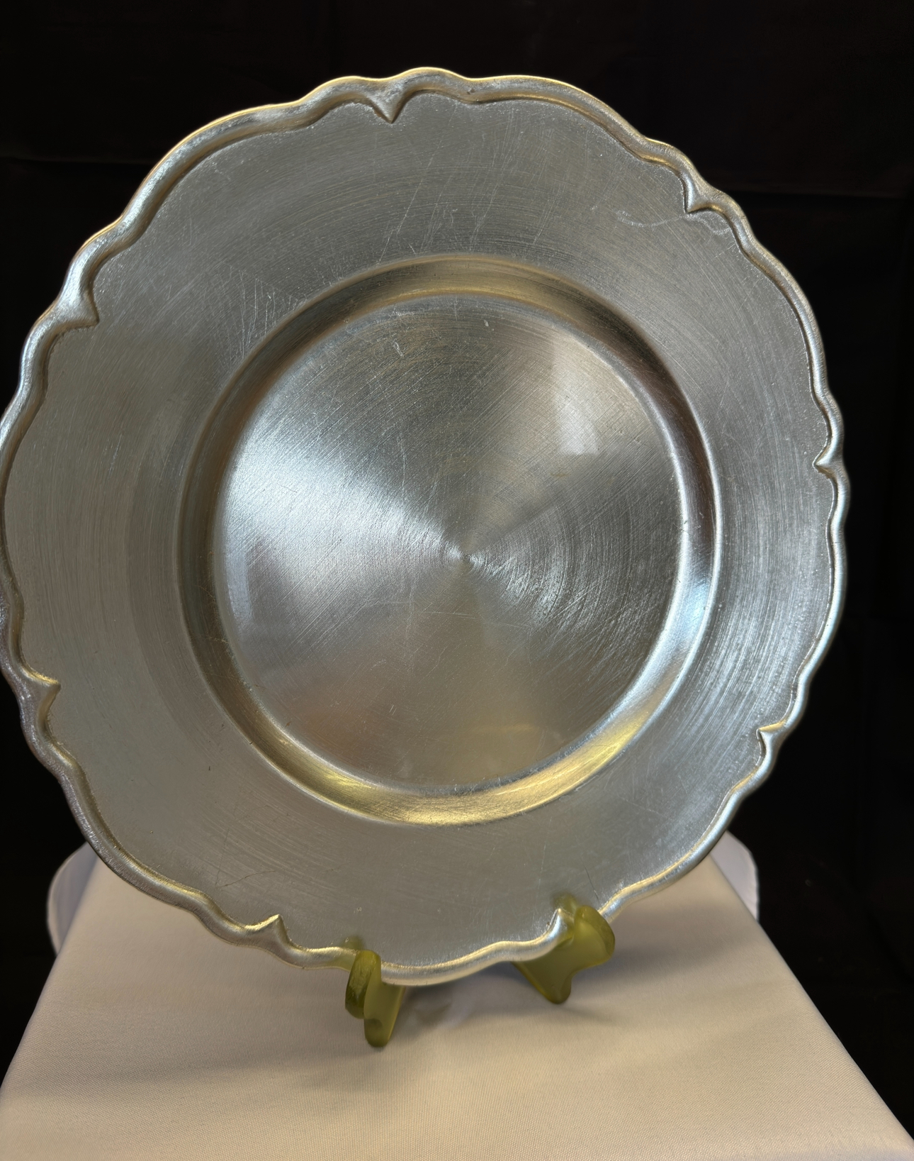Plate Charger SILVER SCALLOPED