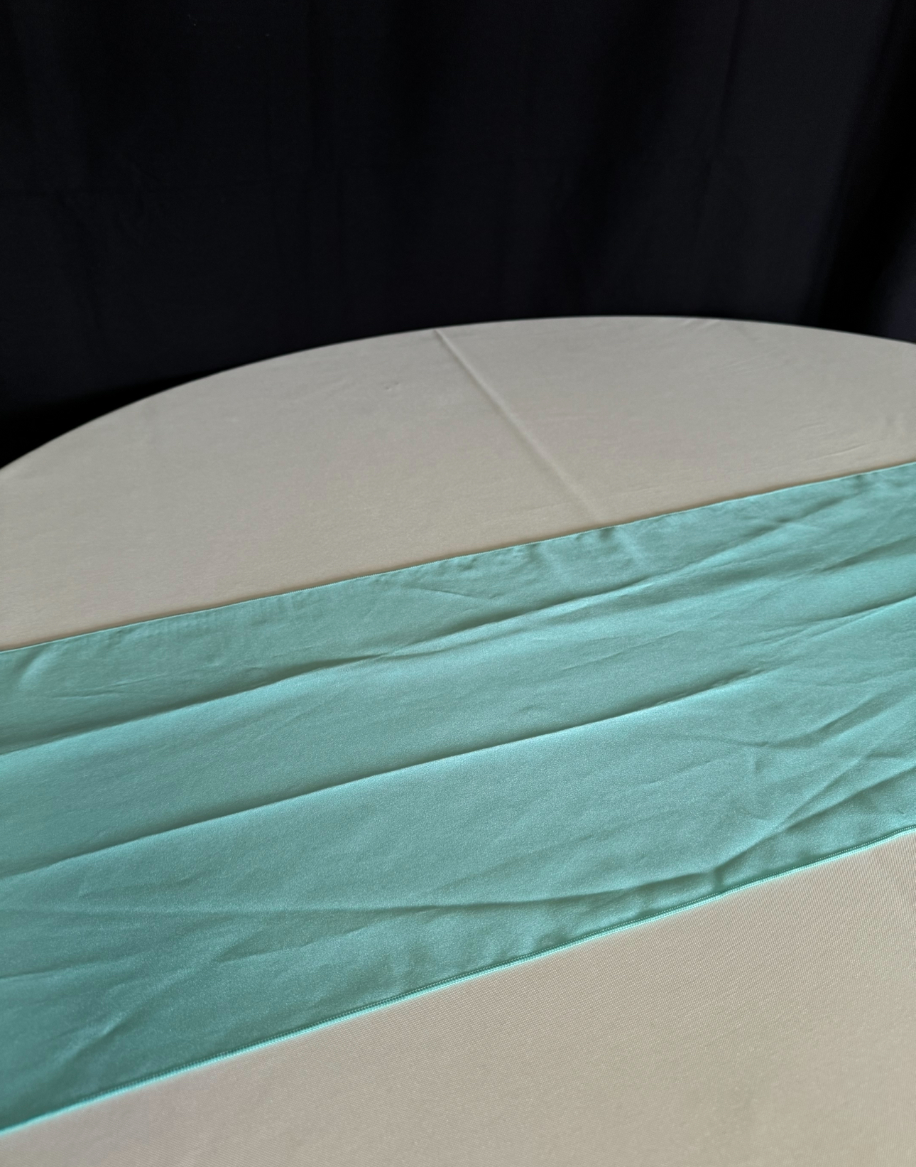 Runner 12"X108" MATTE SATIN WITH TWO POINTS AQUA