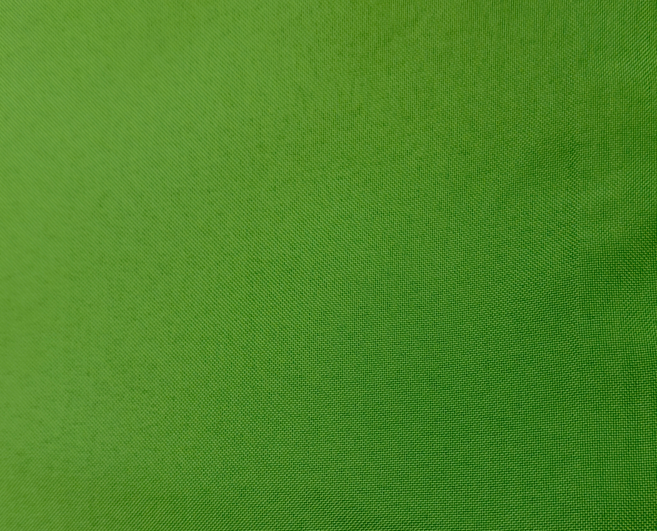 120" POLY KELLY GREEN