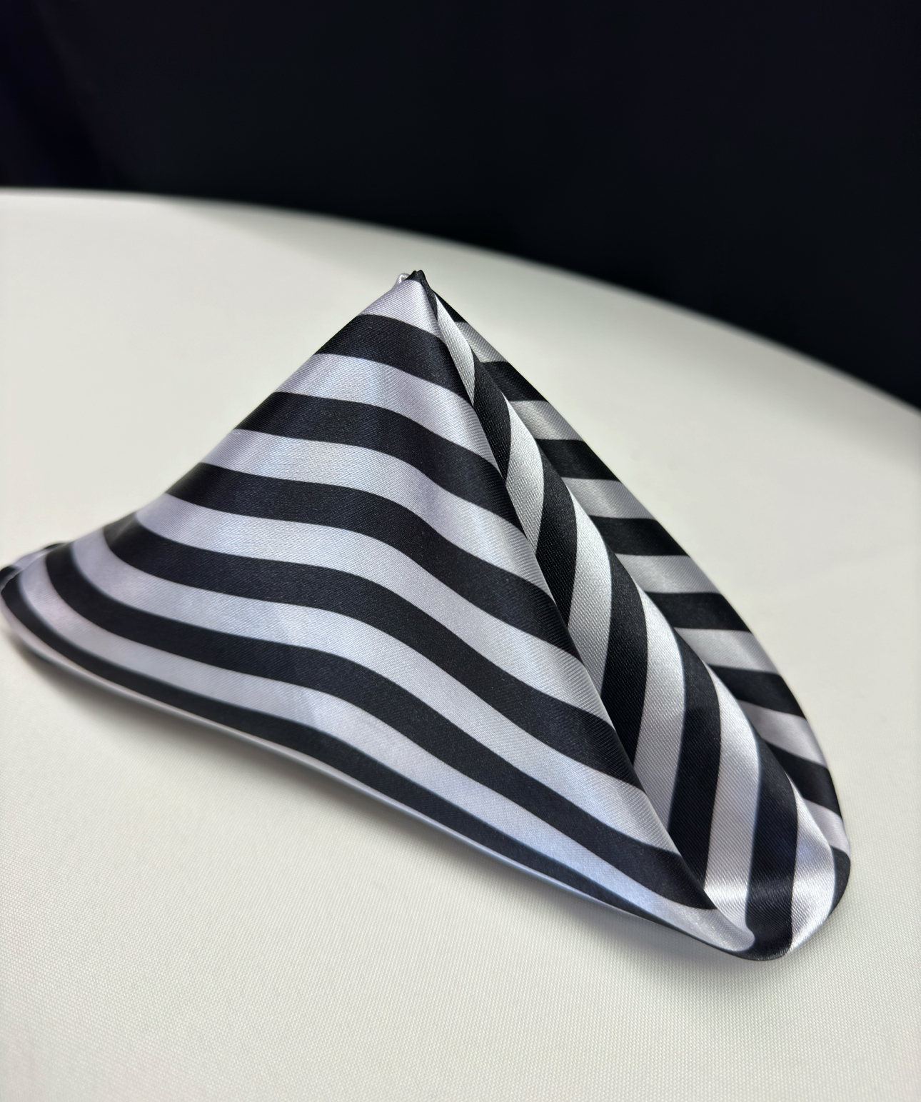 Napkin BLACK & WHITE STRIPE SATIN 20"