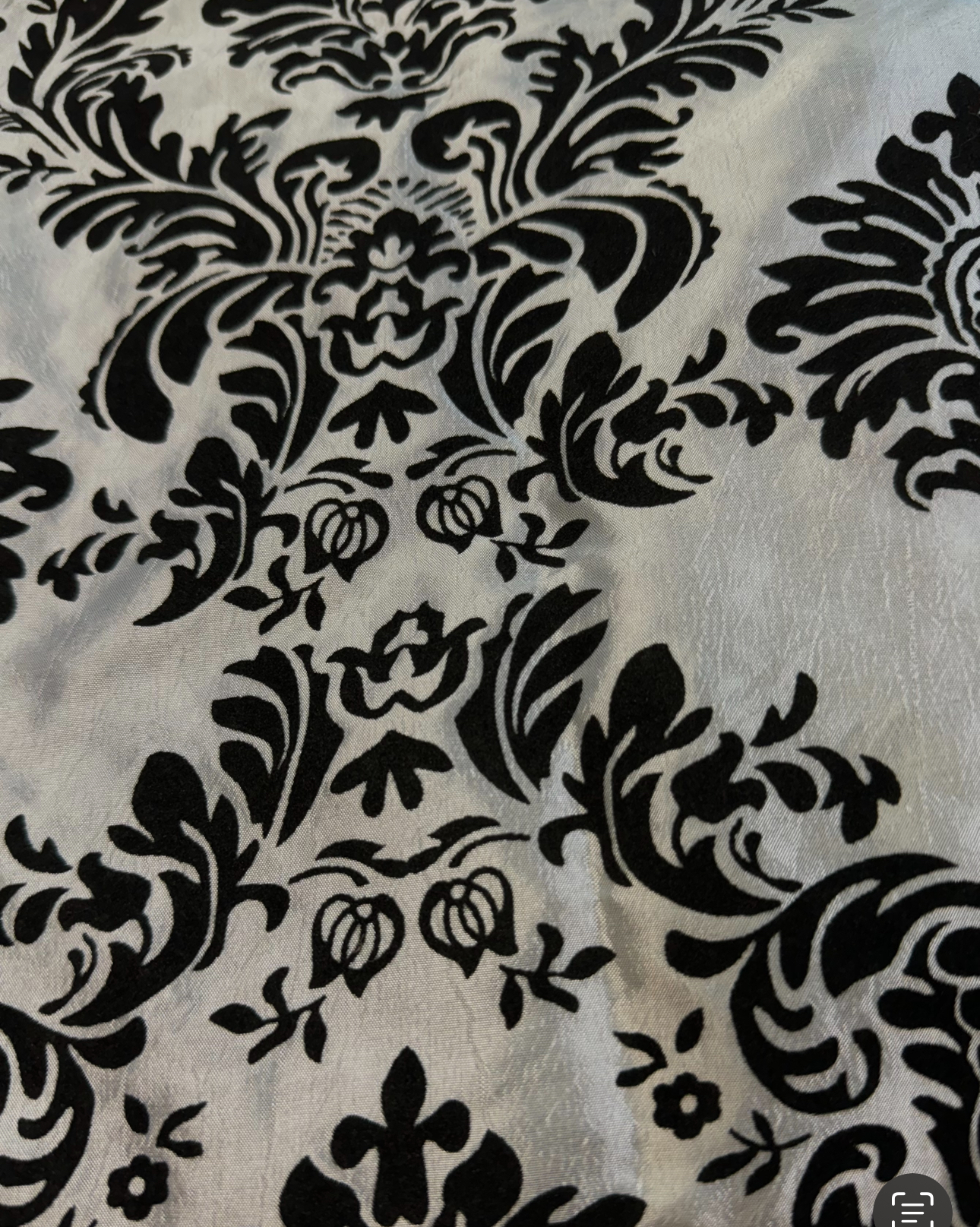 Runner 16"X108" DAMASK BLACK & WHITE