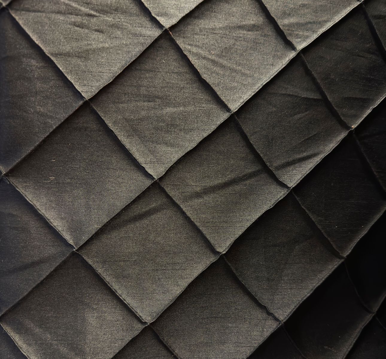 Drape 5'w x 9't PINTUCK BLACK