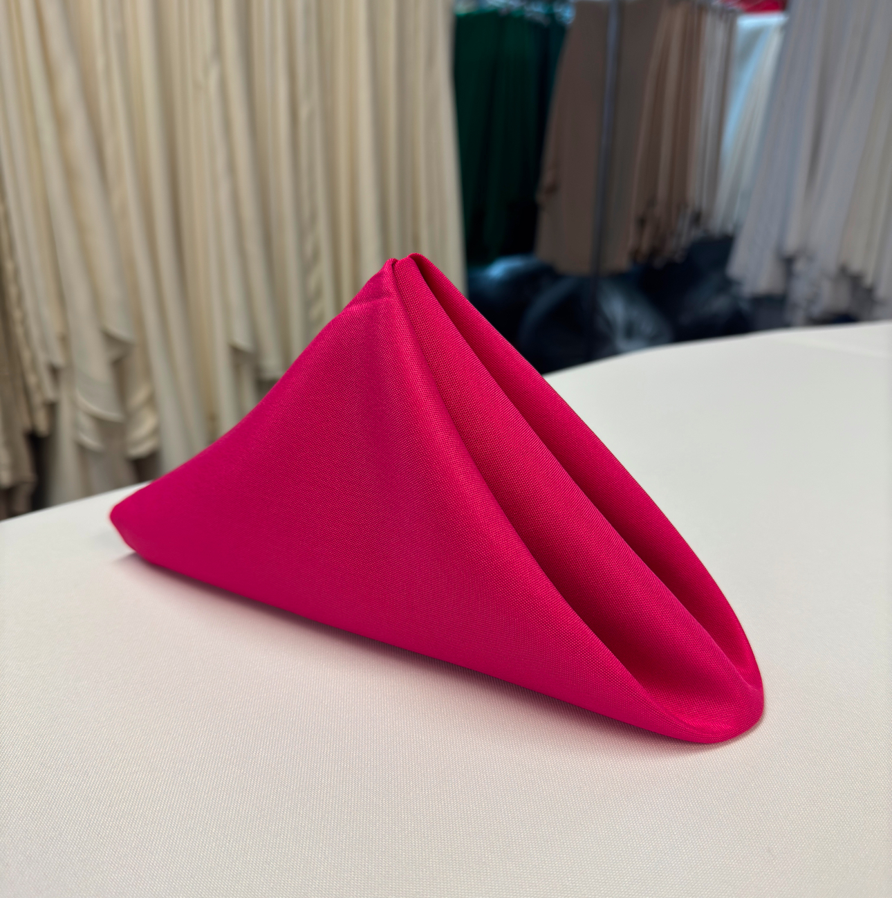 Napkin HOT PINK L 20" POLY