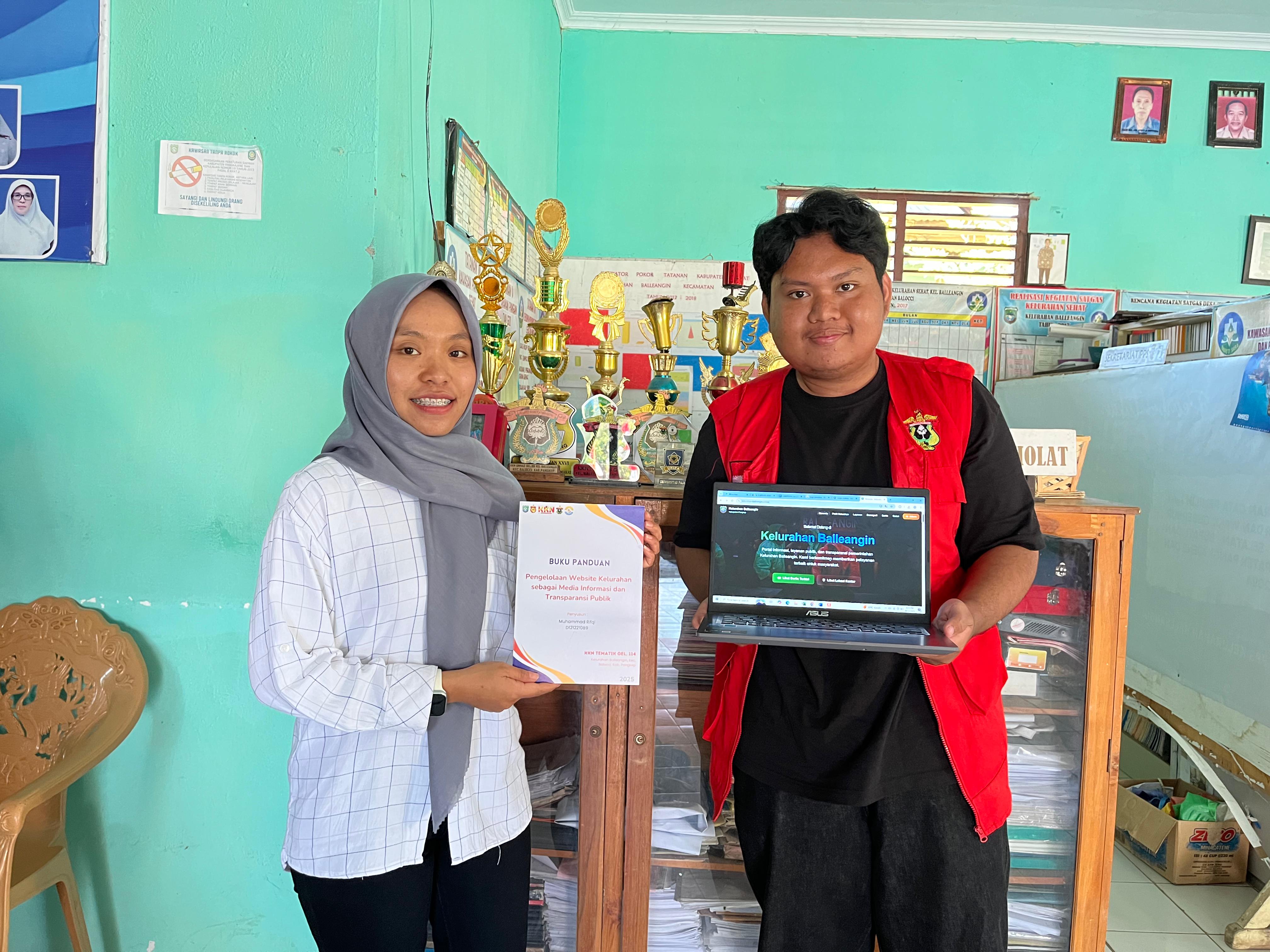 Mahasiswa KKN Unhas Serahkan Website Resmi dan Latih Perangkat Kelurahan Balleangin